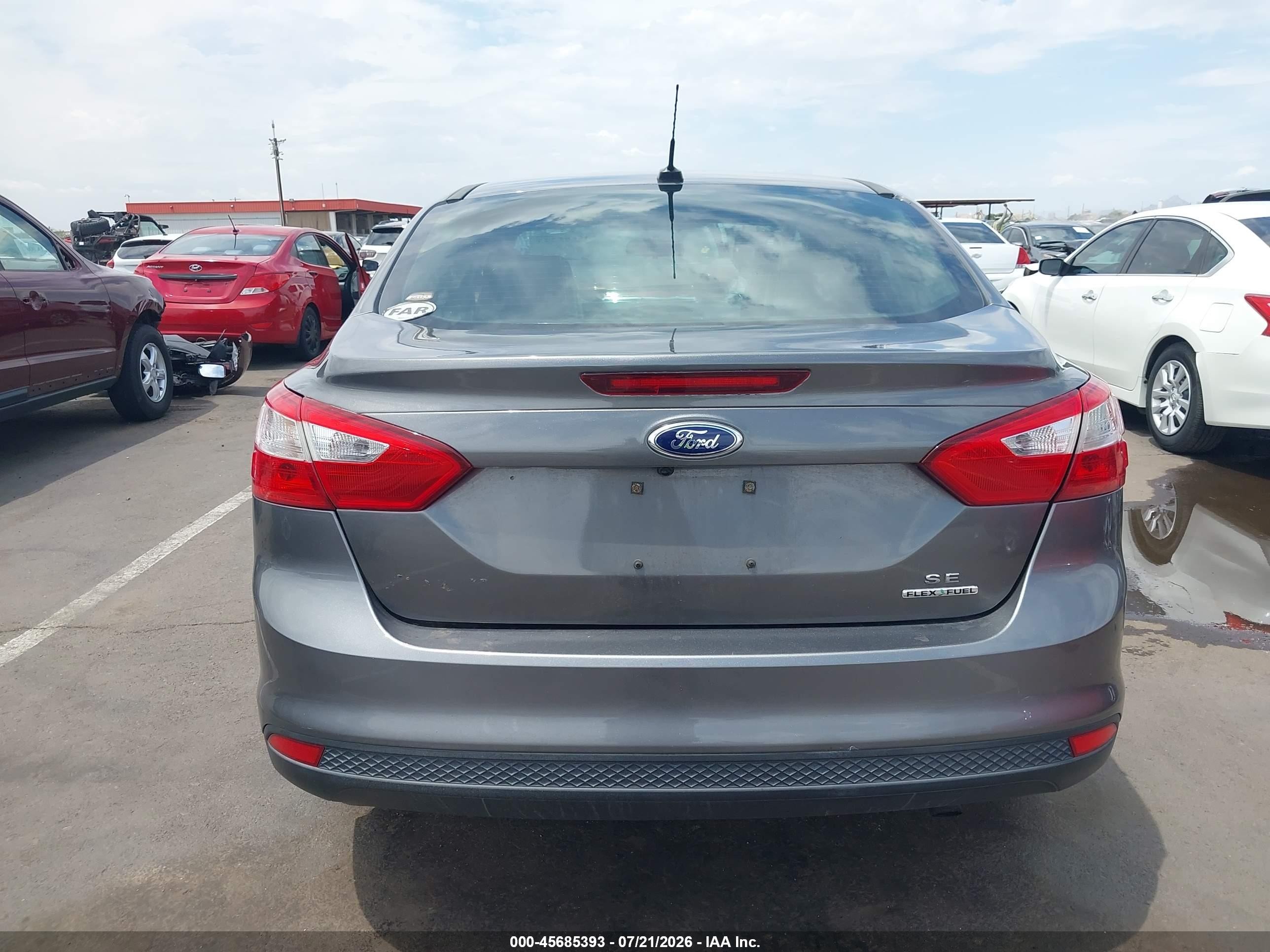 2014 Ford Focus Se Gray vin: 1FADP3F21EL363121