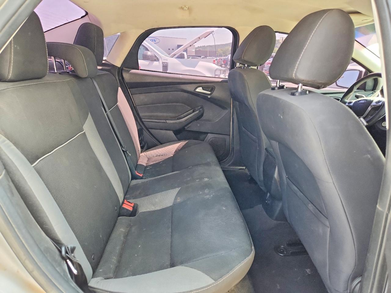 2014 Ford Focus Se Silver vin: 1FADP3F21EL366987