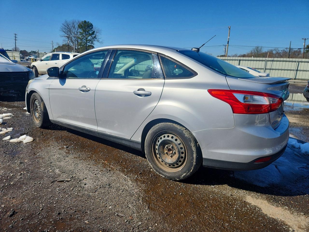 2014 Ford Focus Se Серебряный vin: 1FADP3F21EL378556
