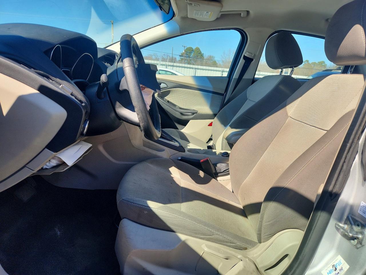 2014 Ford Focus Se Серебряный vin: 1FADP3F21EL378556