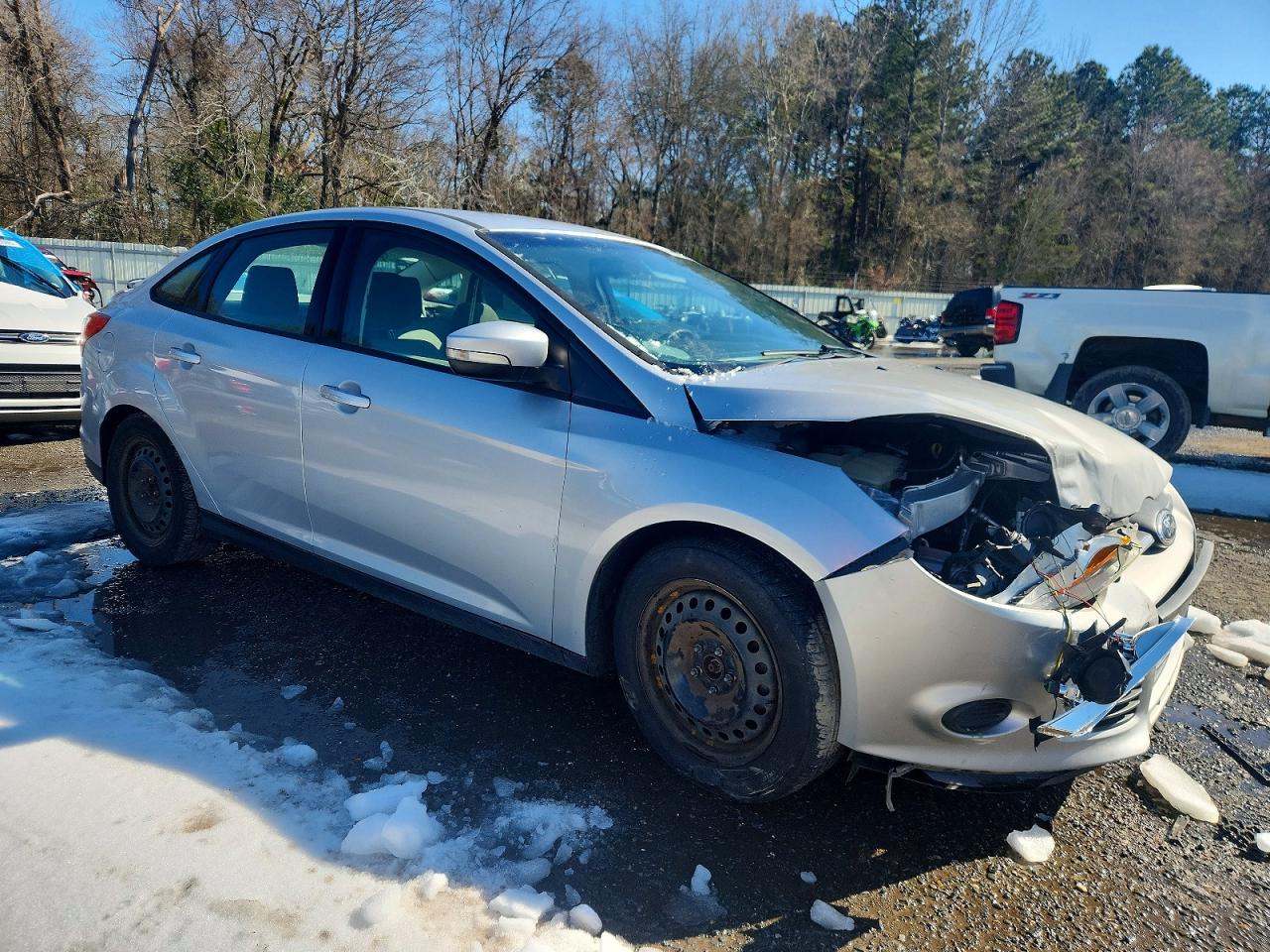 2014 Ford Focus Se Серебряный vin: 1FADP3F21EL378556