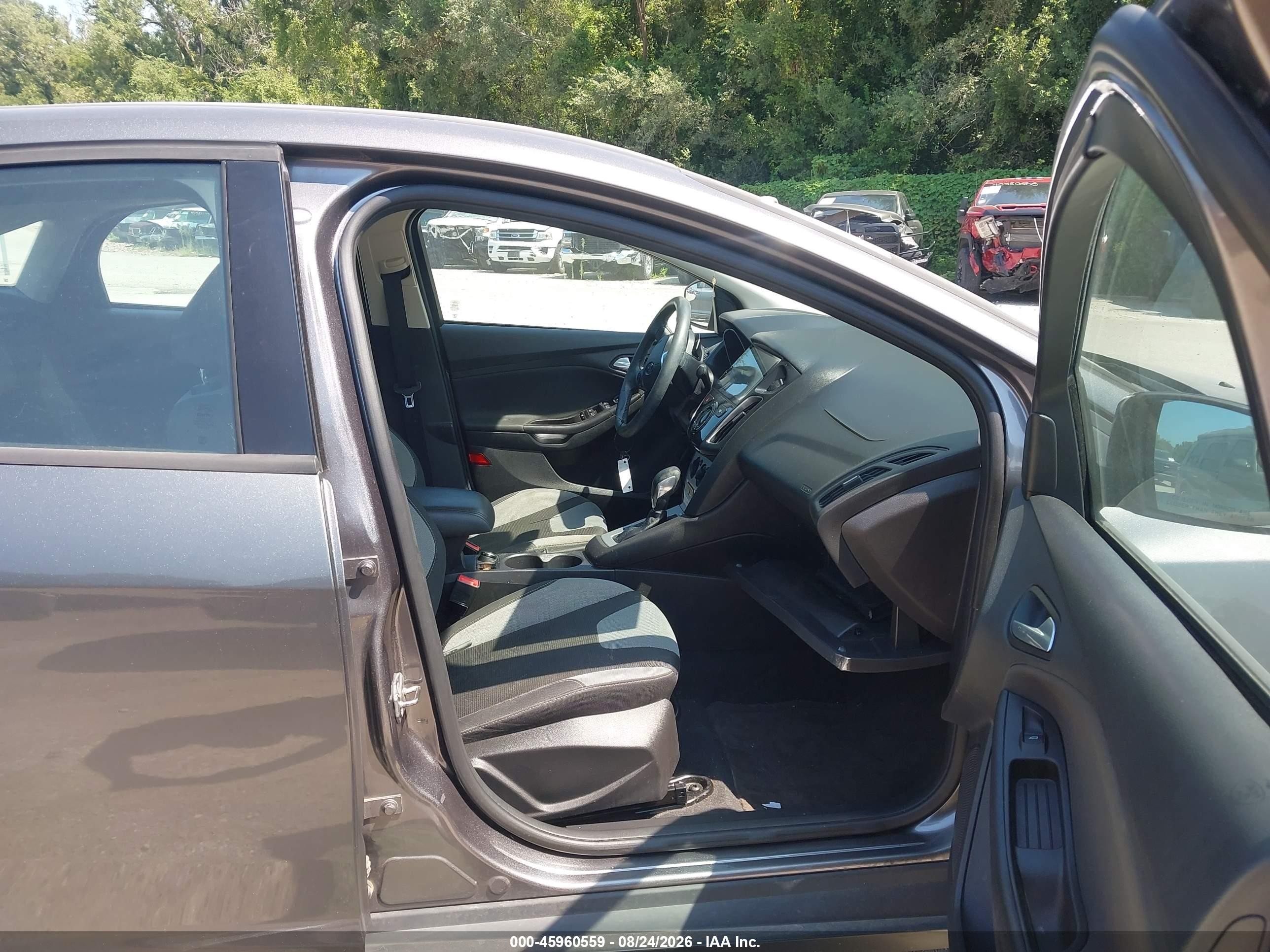2014 Ford Focus Se Gray vin: 1FADP3F21EL381635