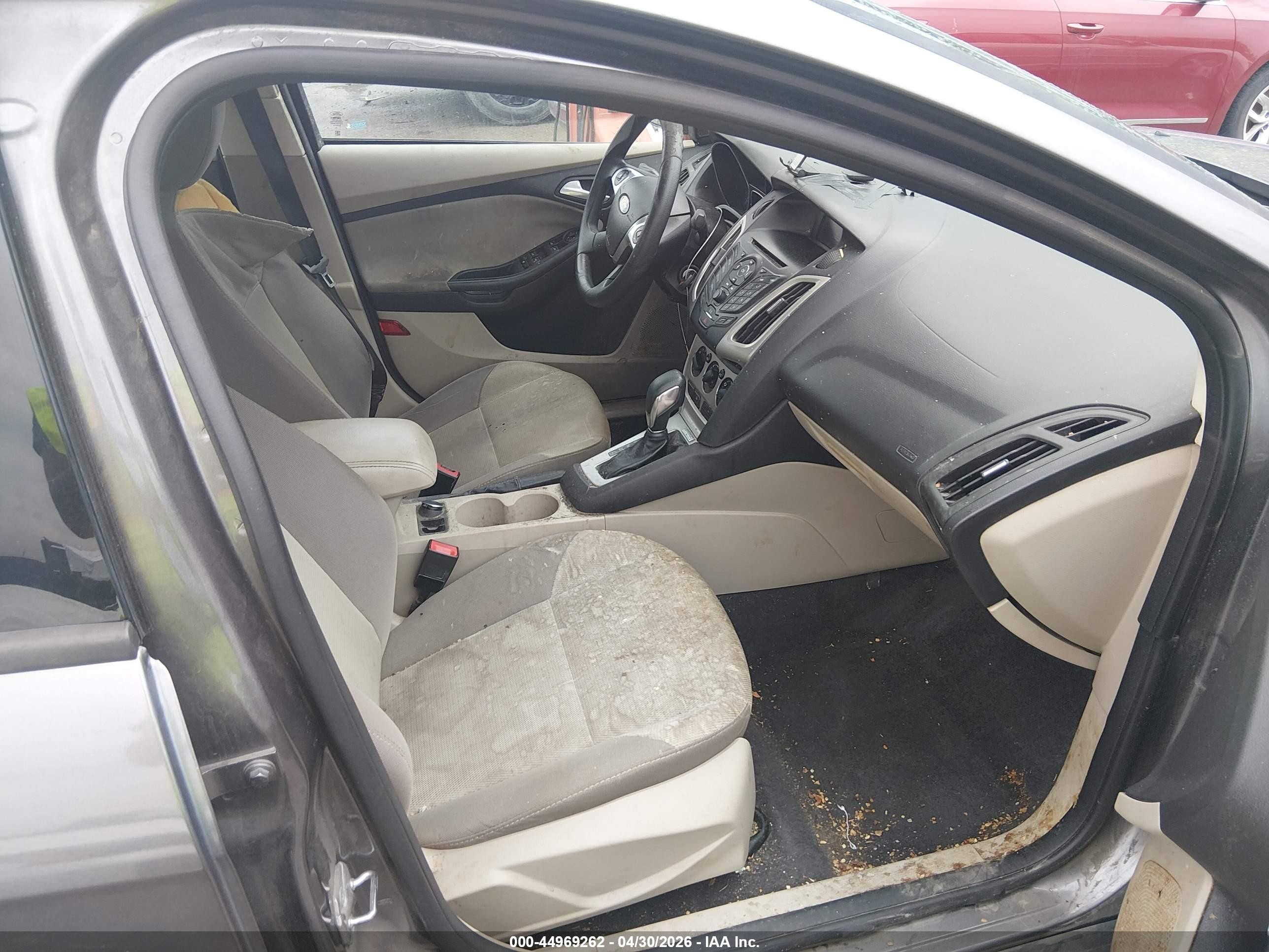 2014 Ford Focus Se Gray vin: 1FADP3F21EL387421