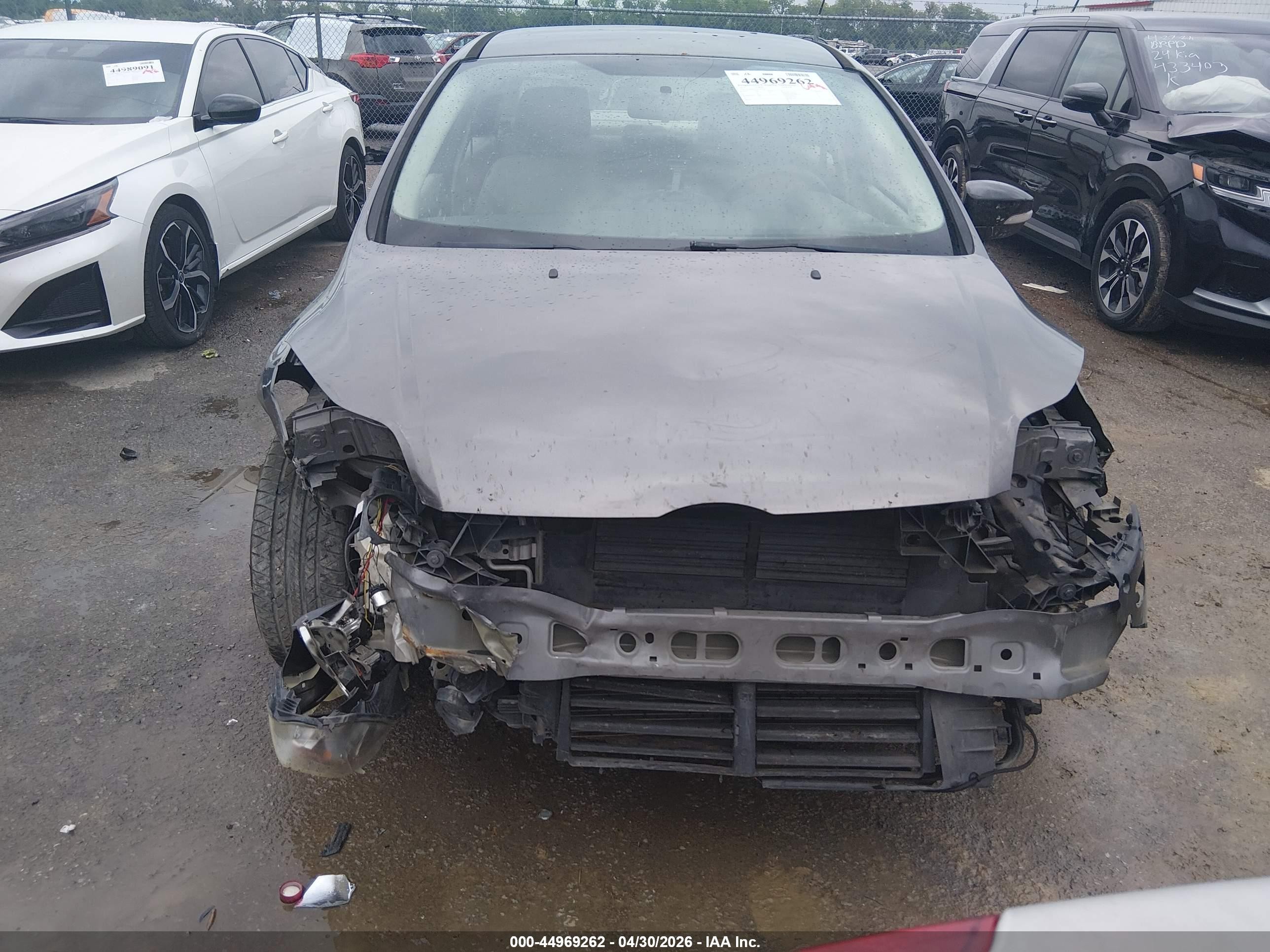 2014 Ford Focus Se Gray vin: 1FADP3F21EL387421