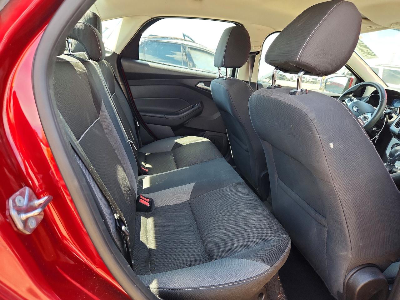 2014 Ford Focus Se Red vin: 1FADP3F21EL388438