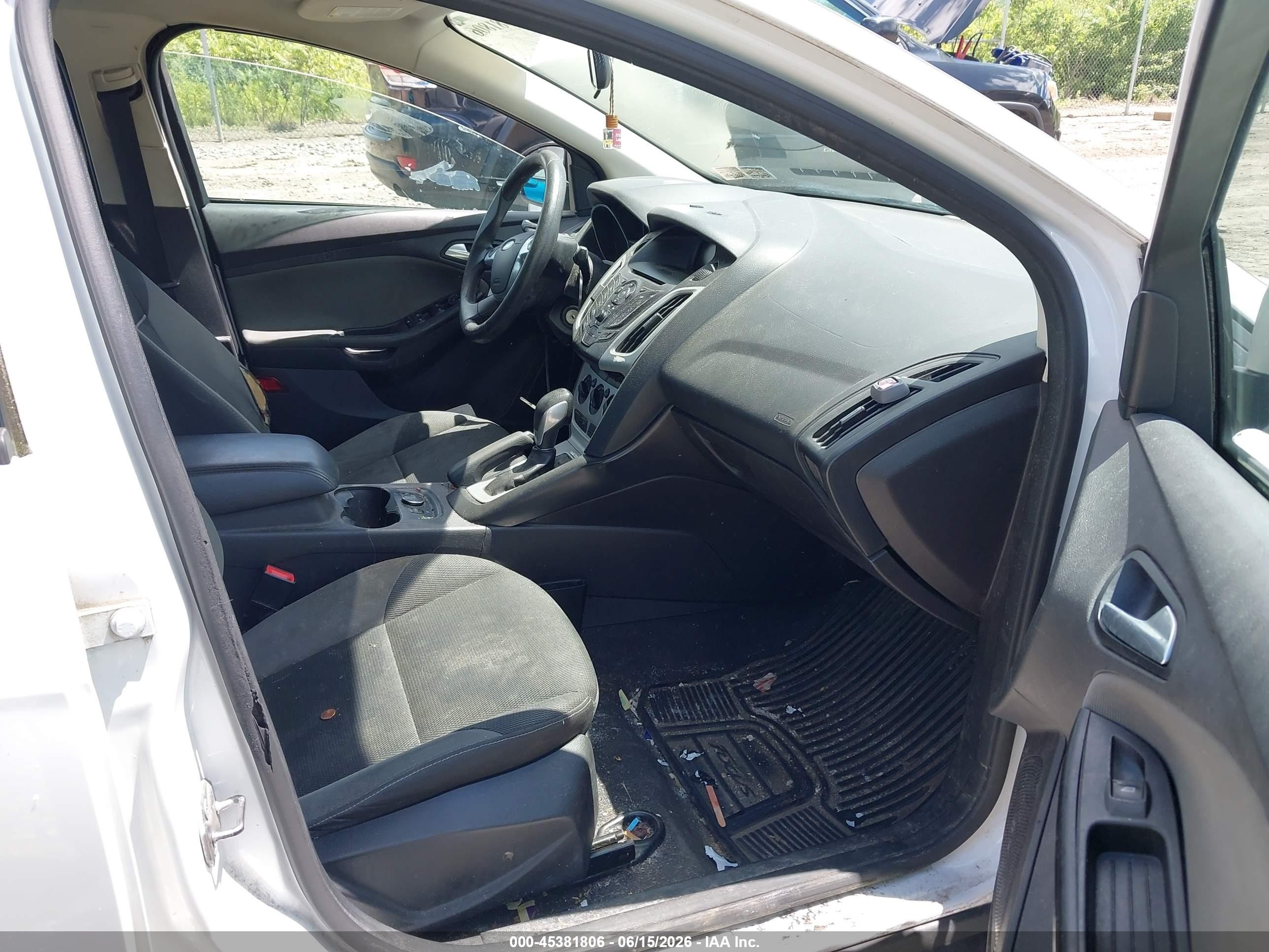 2014 Ford Focus Se White vin: 1FADP3F21EL428002