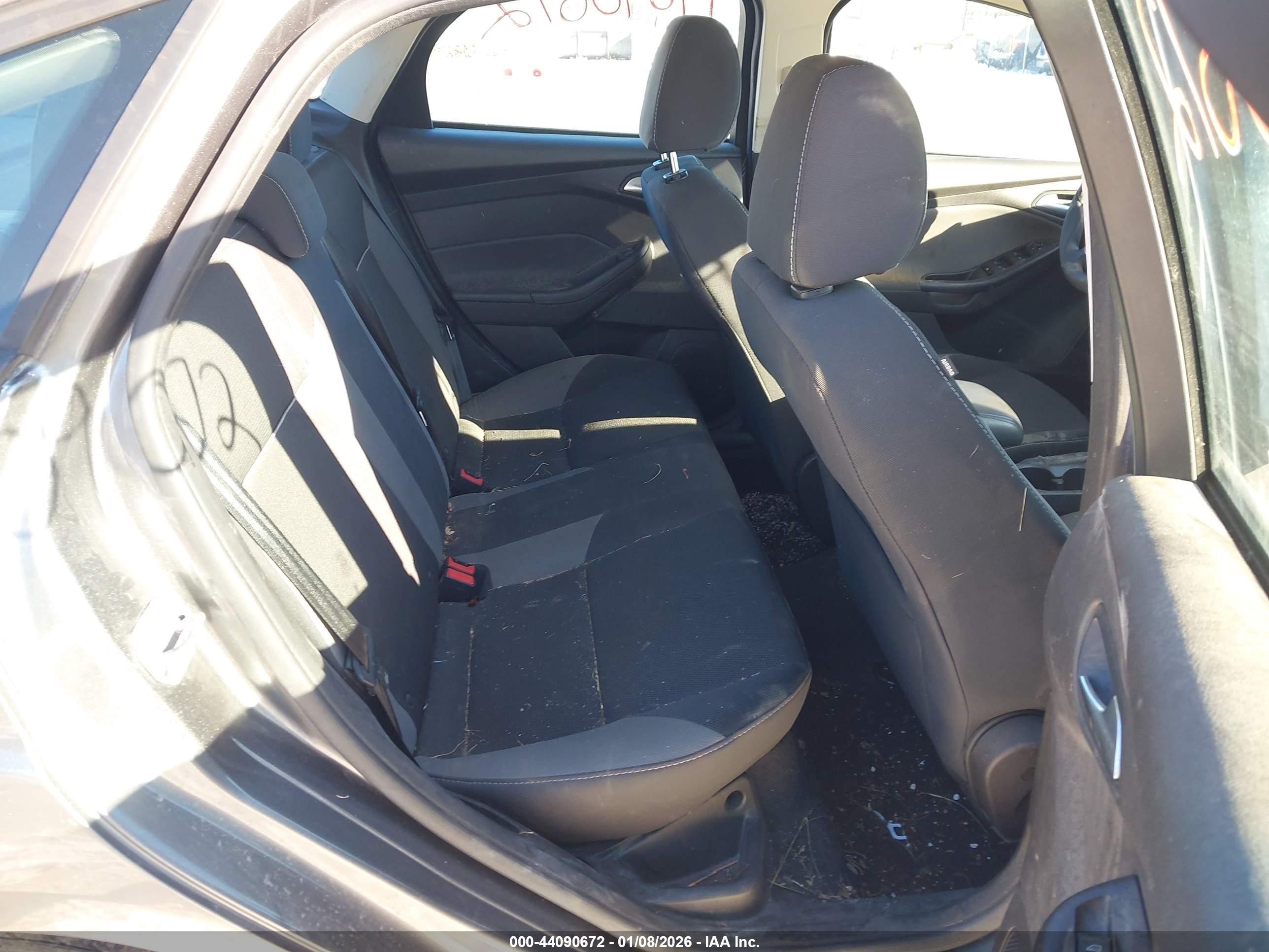 2014 Ford Focus Se Gray vin: 1FADP3F21EL434592