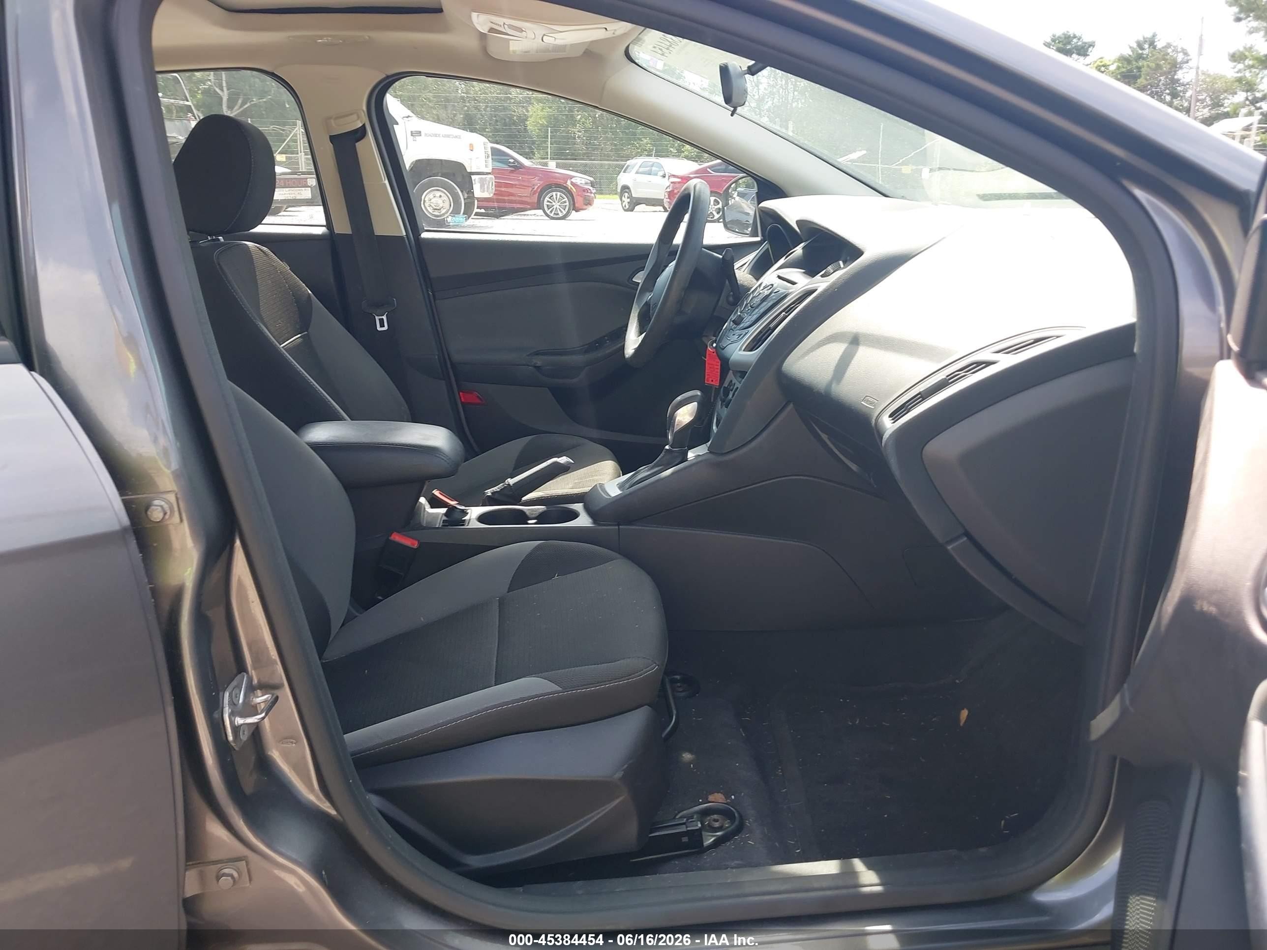 2014 Ford Focus Se Gray vin: 1FADP3F21EL437976