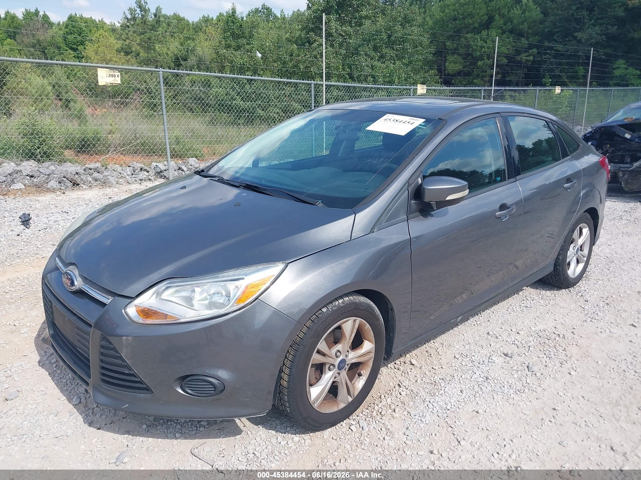 2014 Ford Focus Se Gray vin: 1FADP3F21EL437976