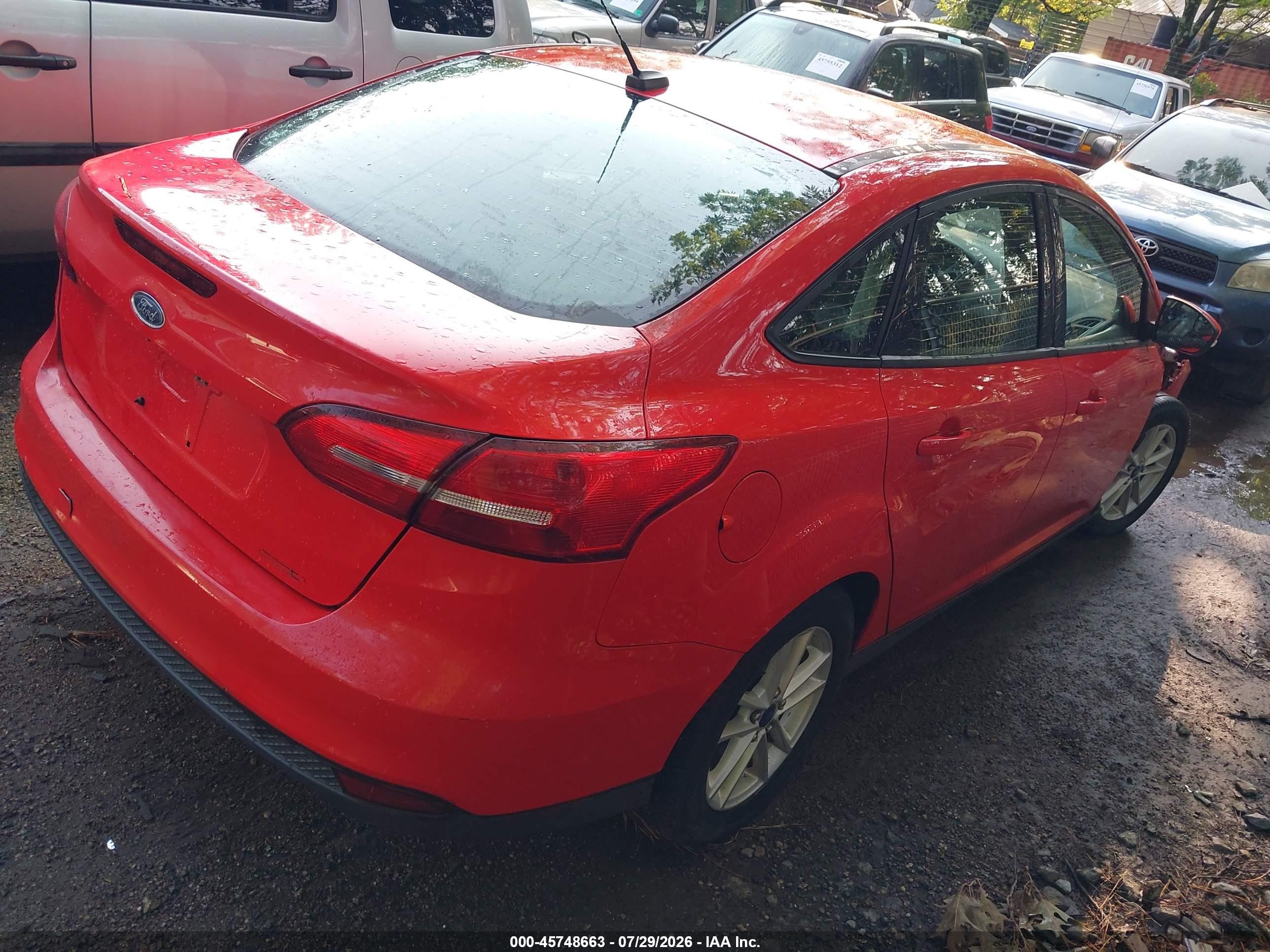 2015 Ford Focus Se Red vin: 1FADP3F21FL204164