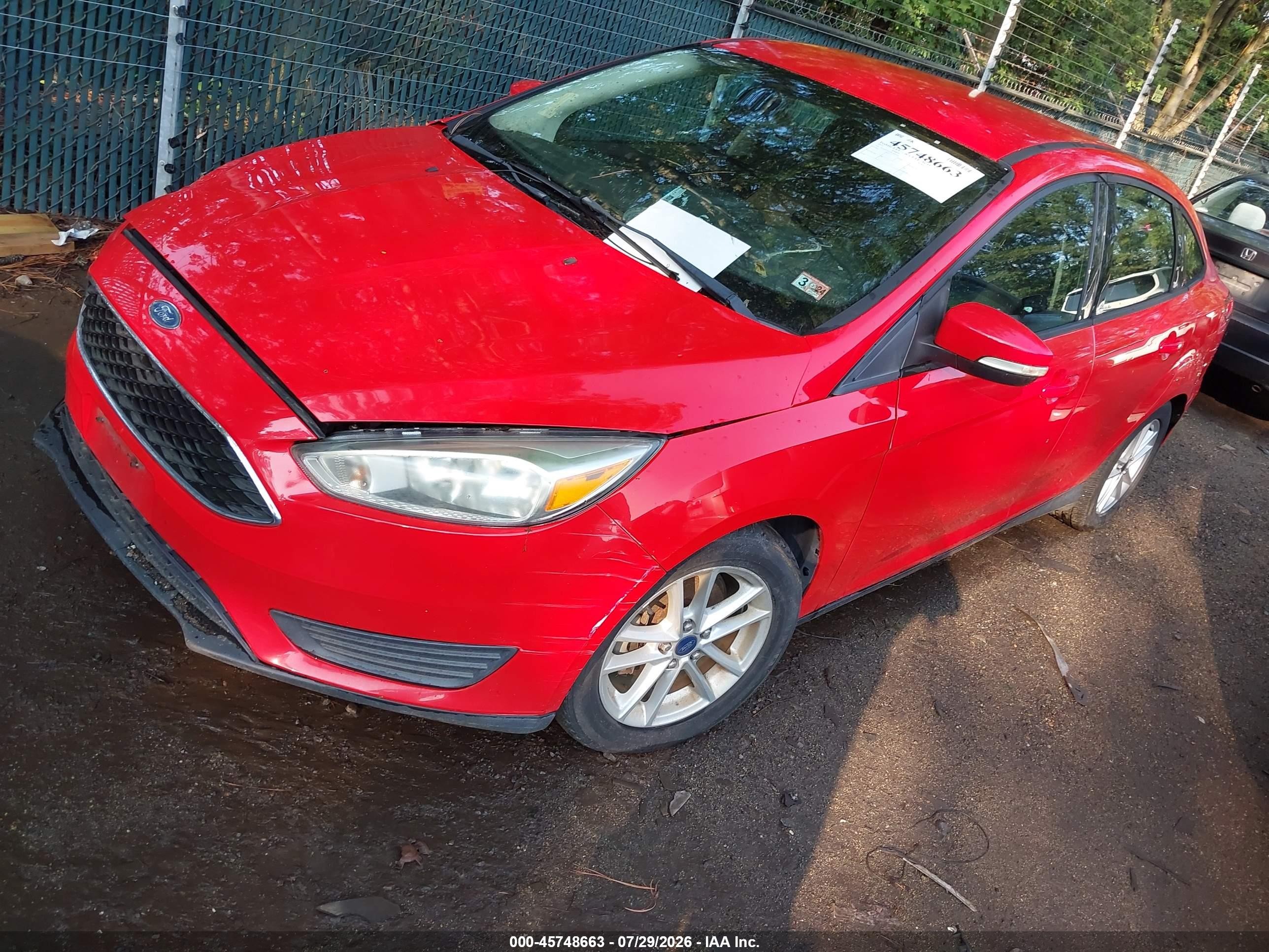 2015 Ford Focus Se Red vin: 1FADP3F21FL204164