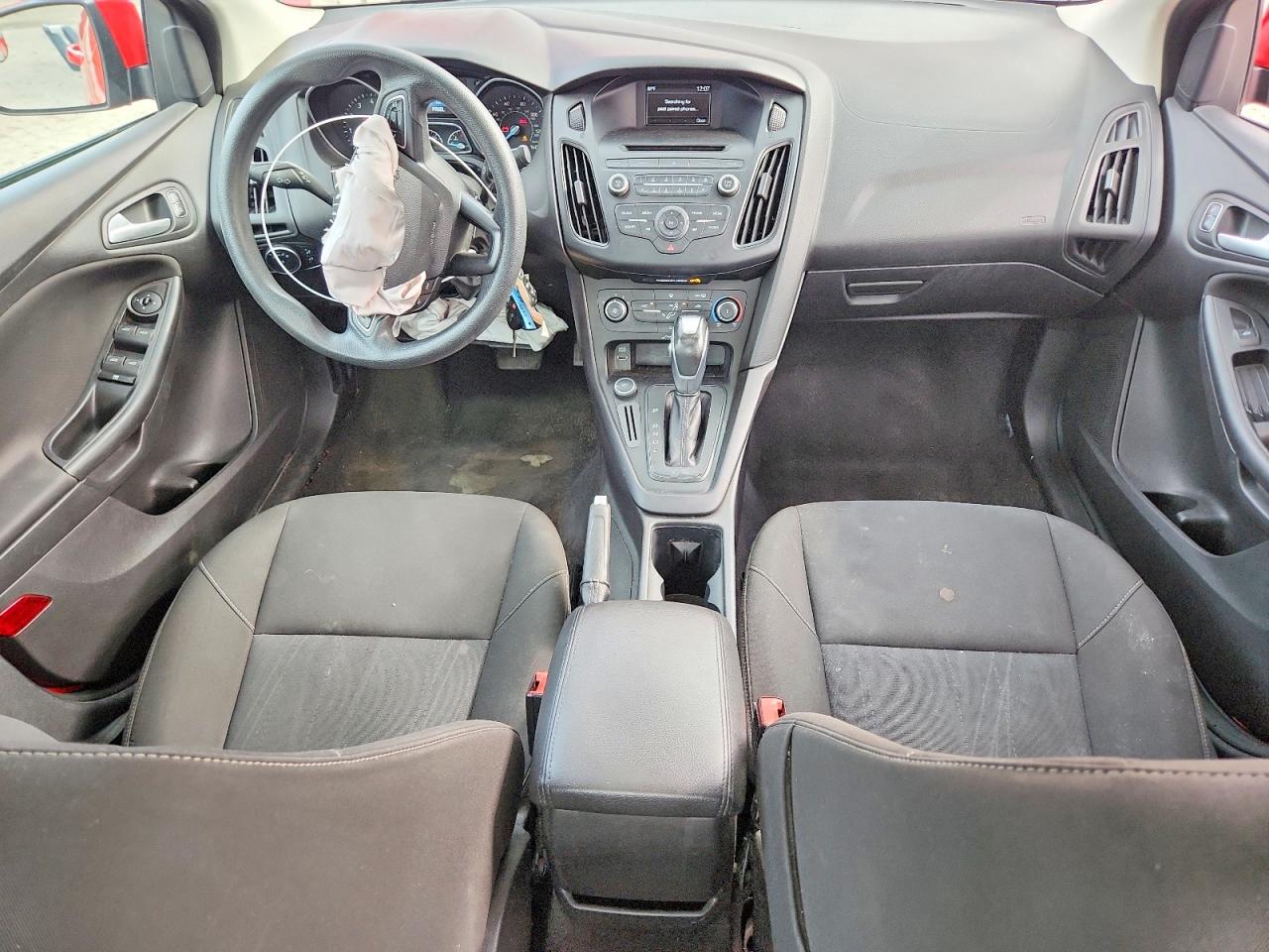 2015 Ford Focus Se Red vin: 1FADP3F21FL206271