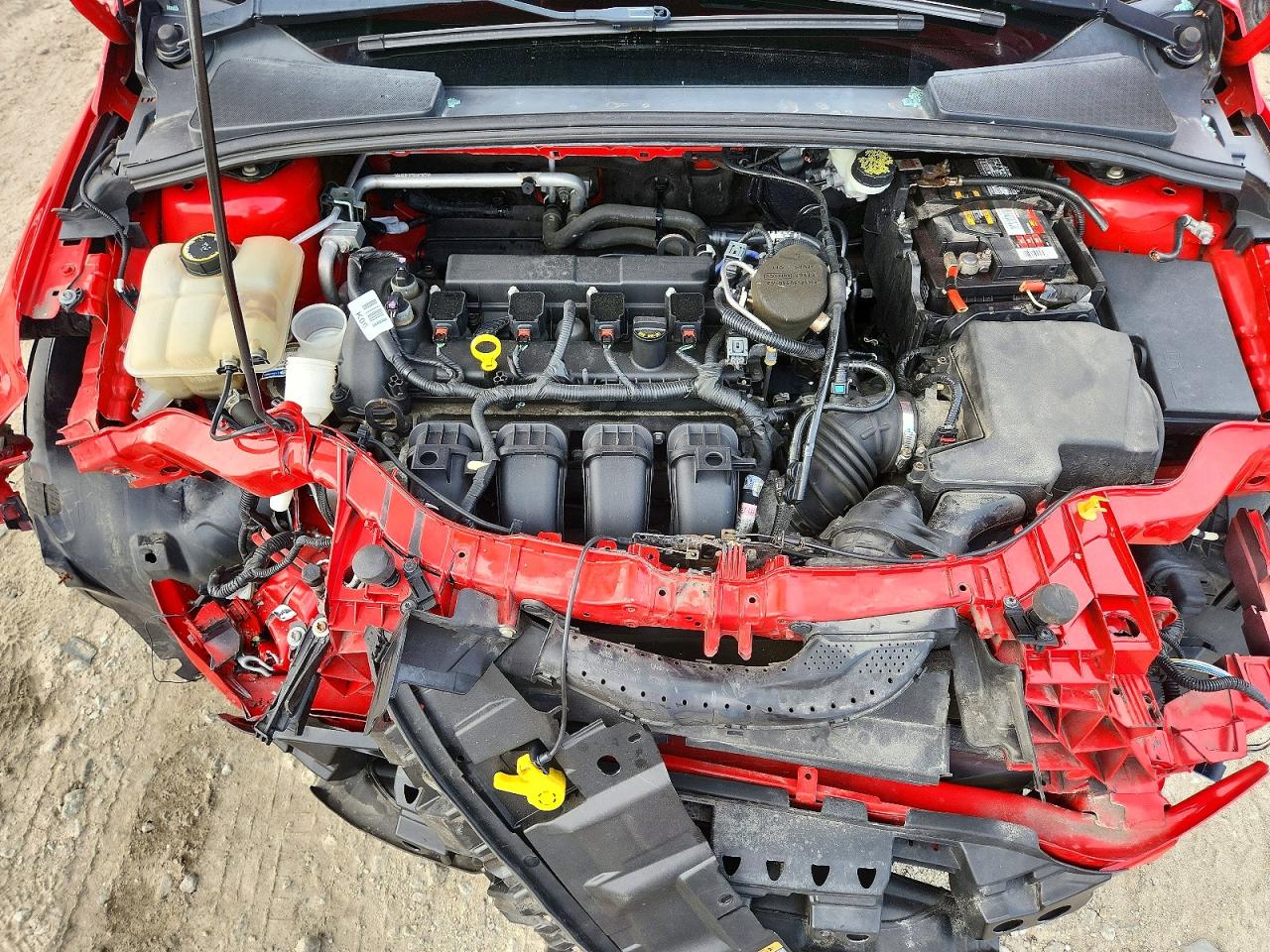 2015 Ford Focus Se Red vin: 1FADP3F21FL206271