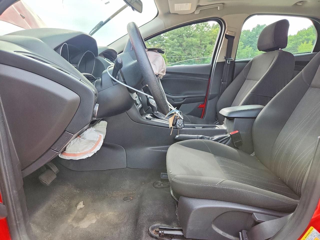 2015 Ford Focus Se Red vin: 1FADP3F21FL206271