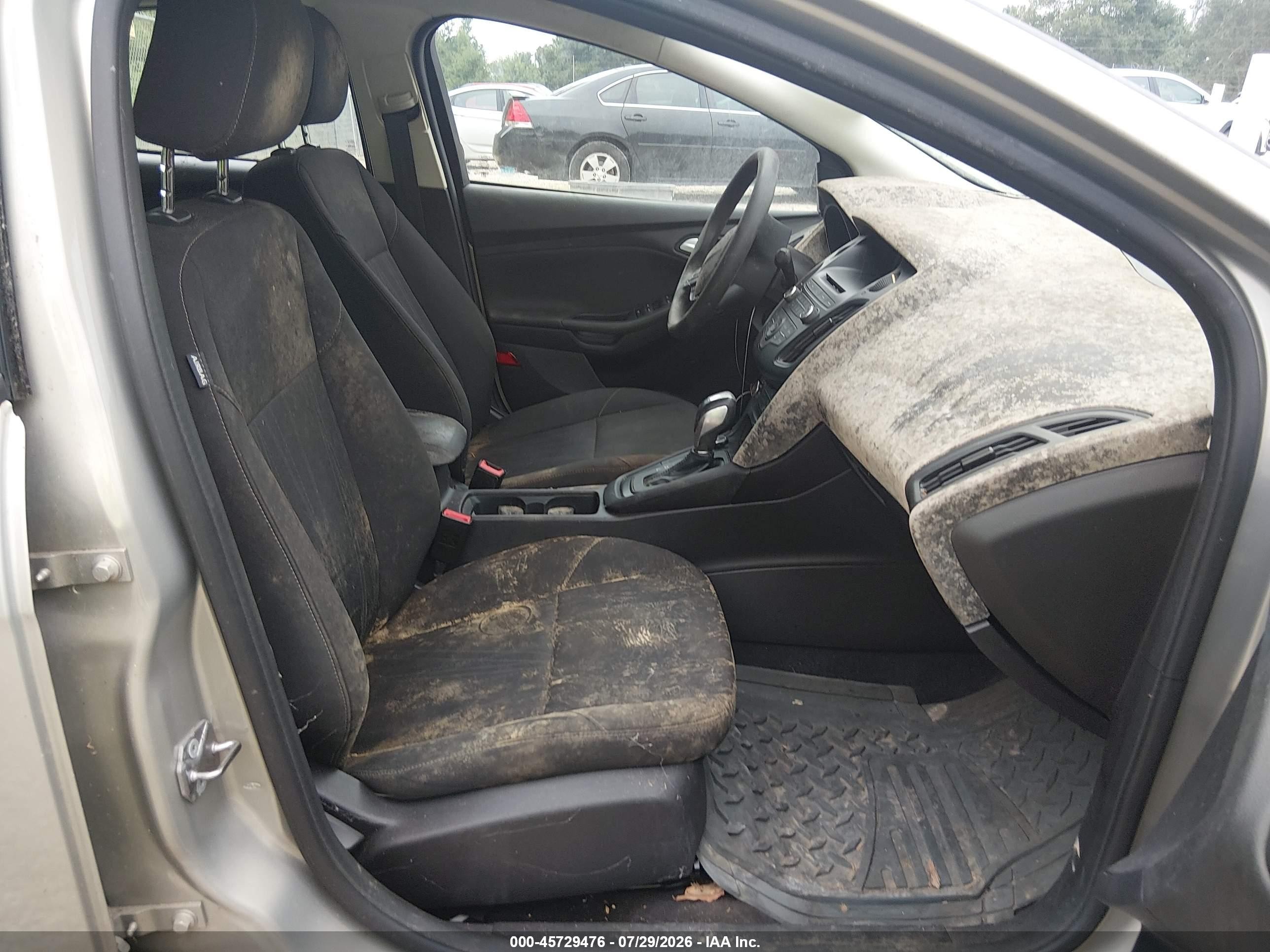 2015 Ford Focus Se Желто-коричневый vin: 1FADP3F21FL214676