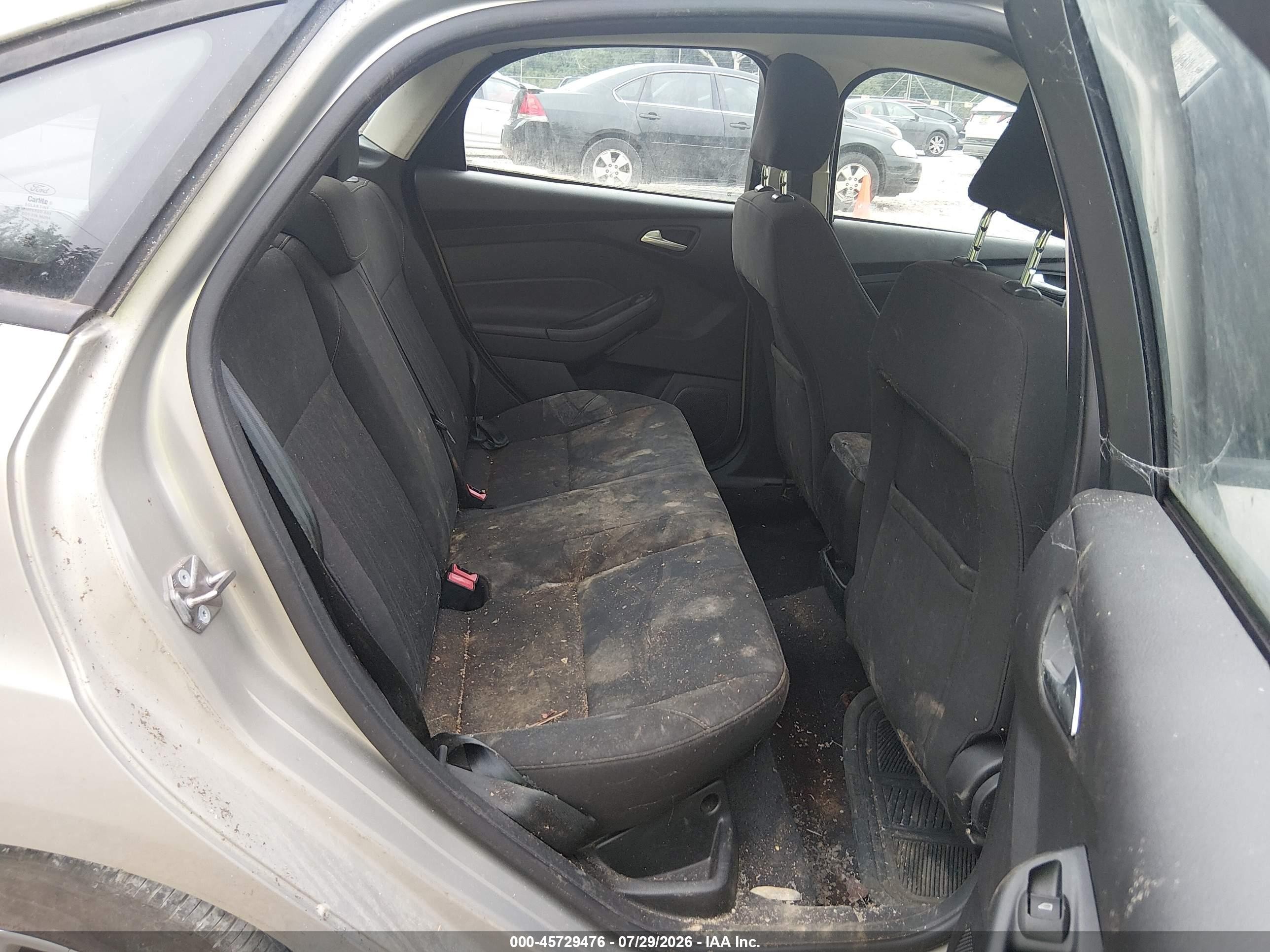 2015 Ford Focus Se Желто-коричневый vin: 1FADP3F21FL214676