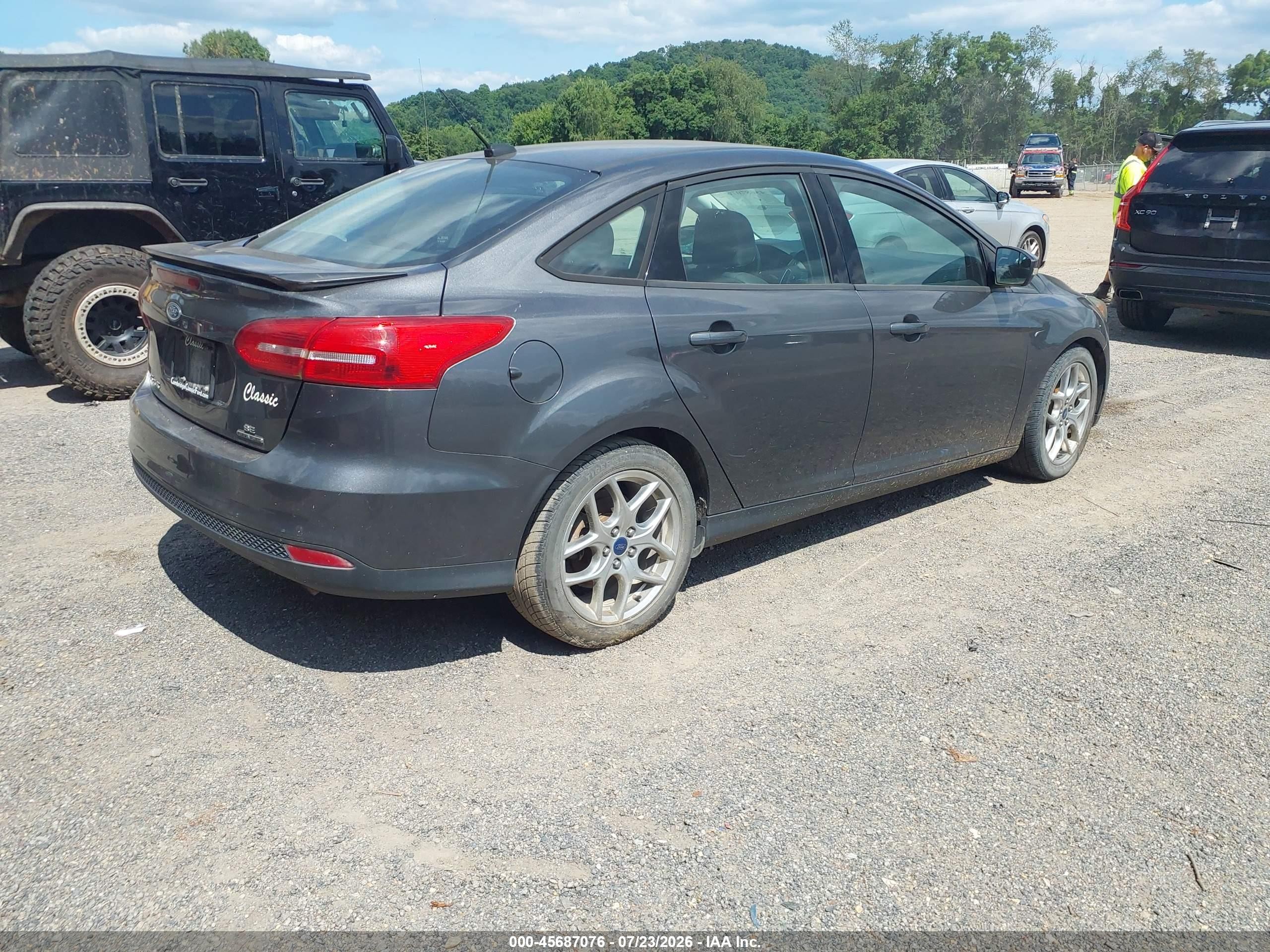 2015 Ford Focus Se Gray vin: 1FADP3F21FL217481