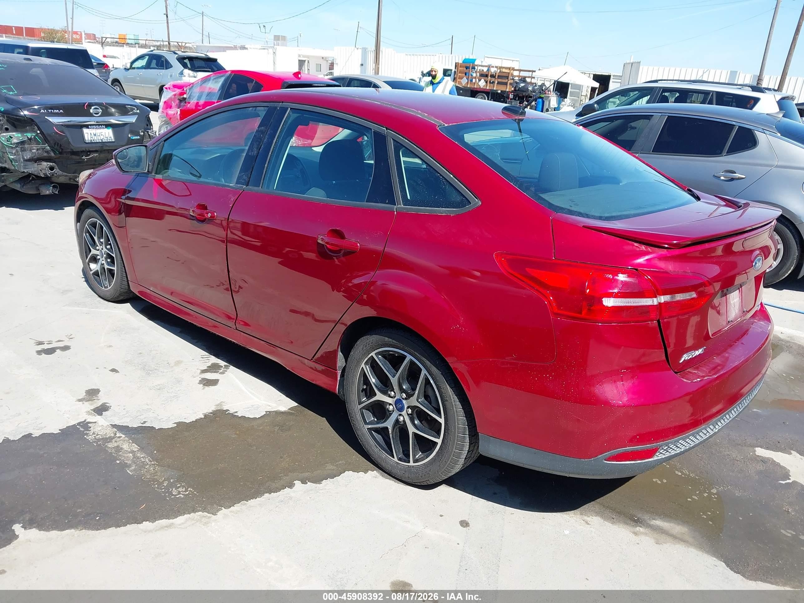 2015 Ford Focus Se Красный vin: 1FADP3F21FL221823