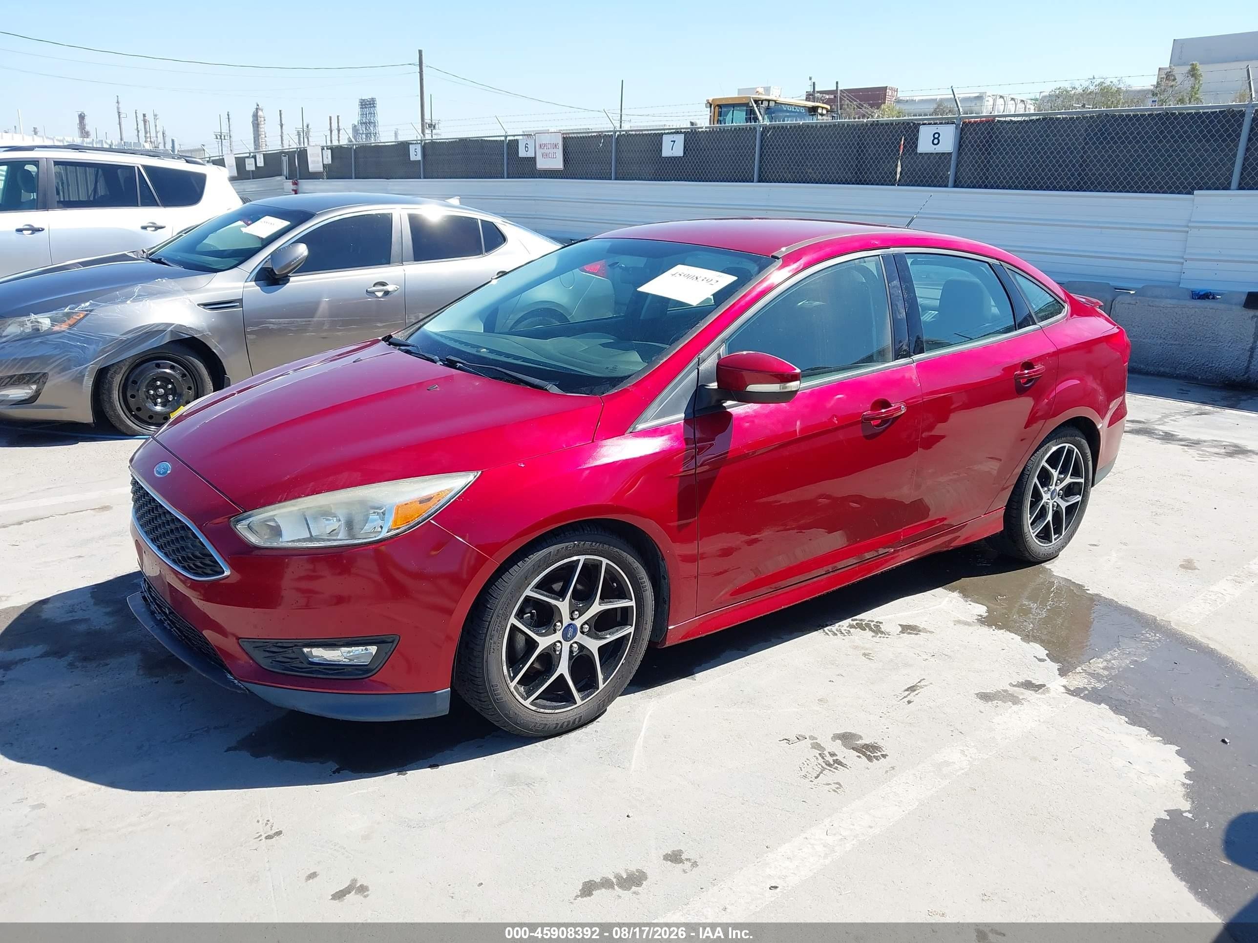 2015 Ford Focus Se Красный vin: 1FADP3F21FL221823