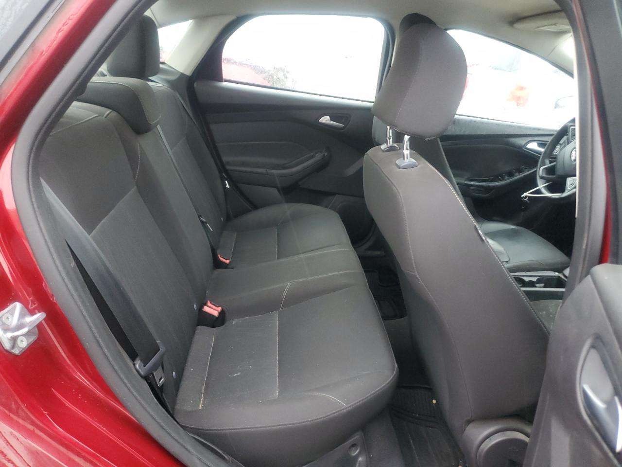 2015 Ford Focus Se Maroon vin: 1FADP3F21FL231235