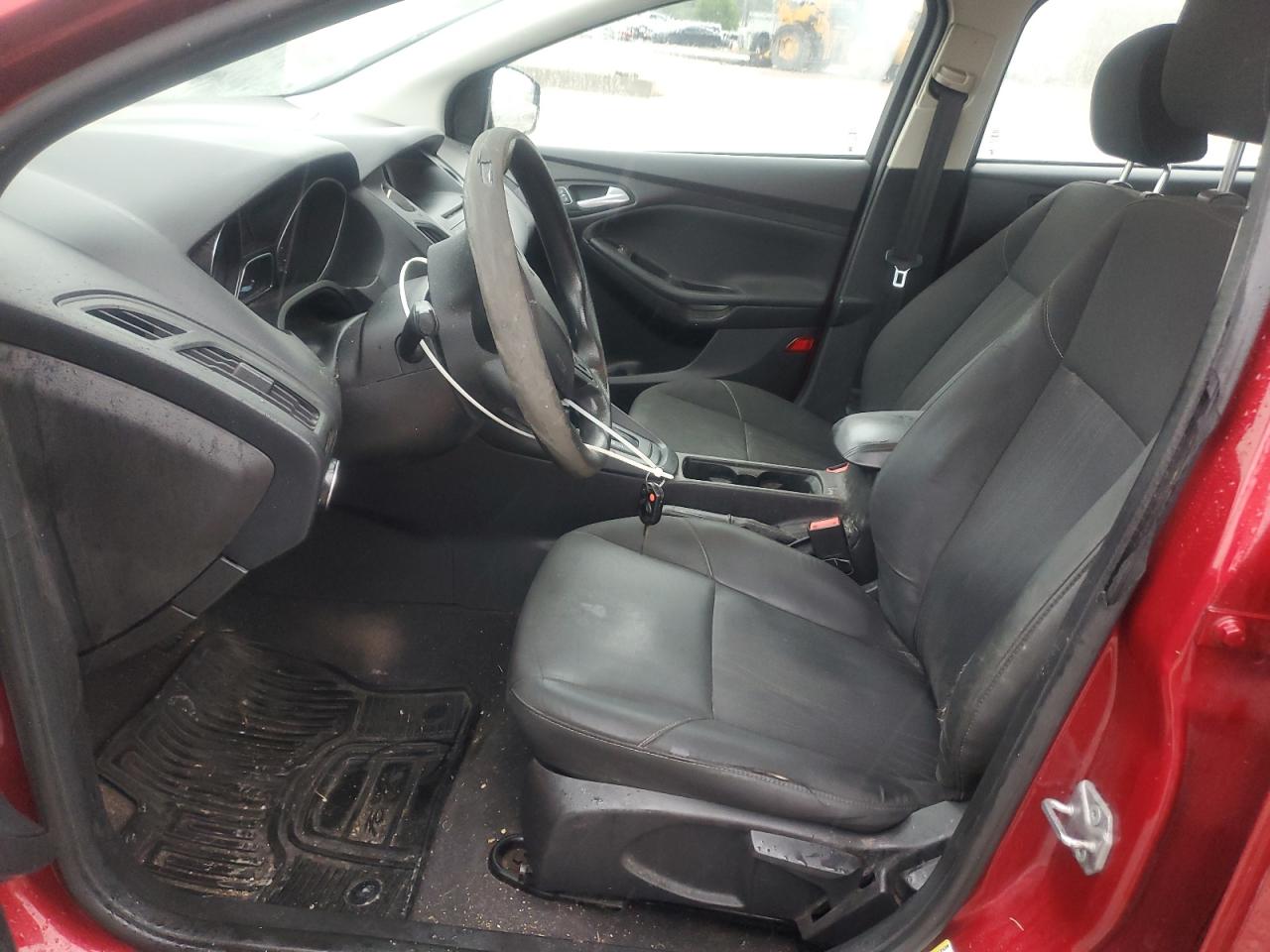 2015 Ford Focus Se Maroon vin: 1FADP3F21FL231235