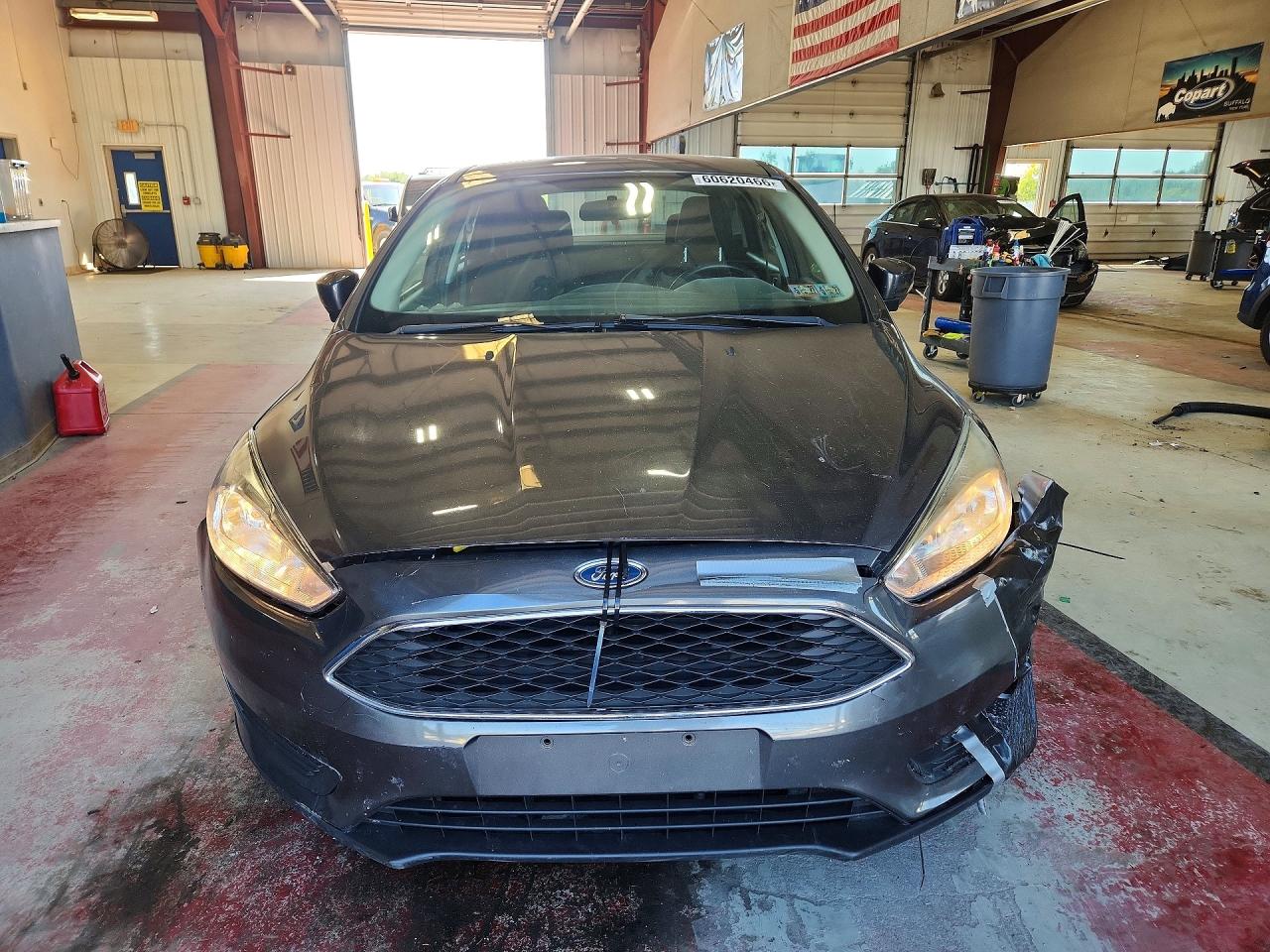 2015 Ford Focus Se Gray vin: 1FADP3F21FL237827