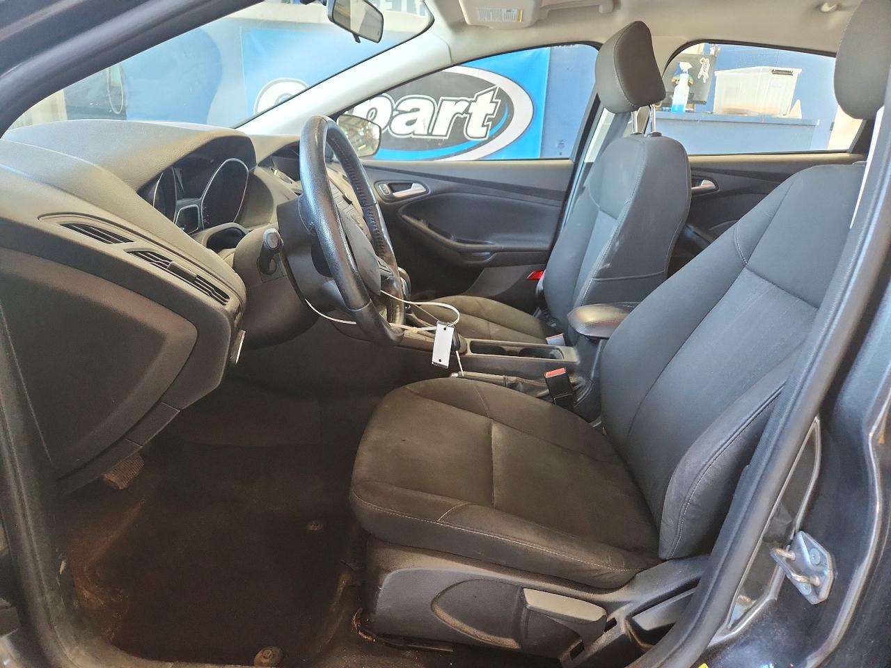 2015 Ford Focus Se Gray vin: 1FADP3F21FL237827