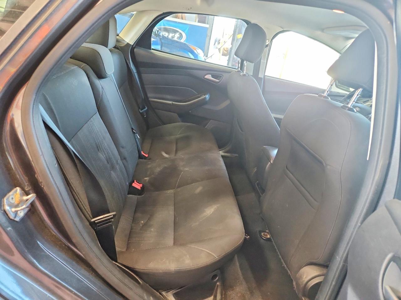 2015 Ford Focus Se Gray vin: 1FADP3F21FL237827