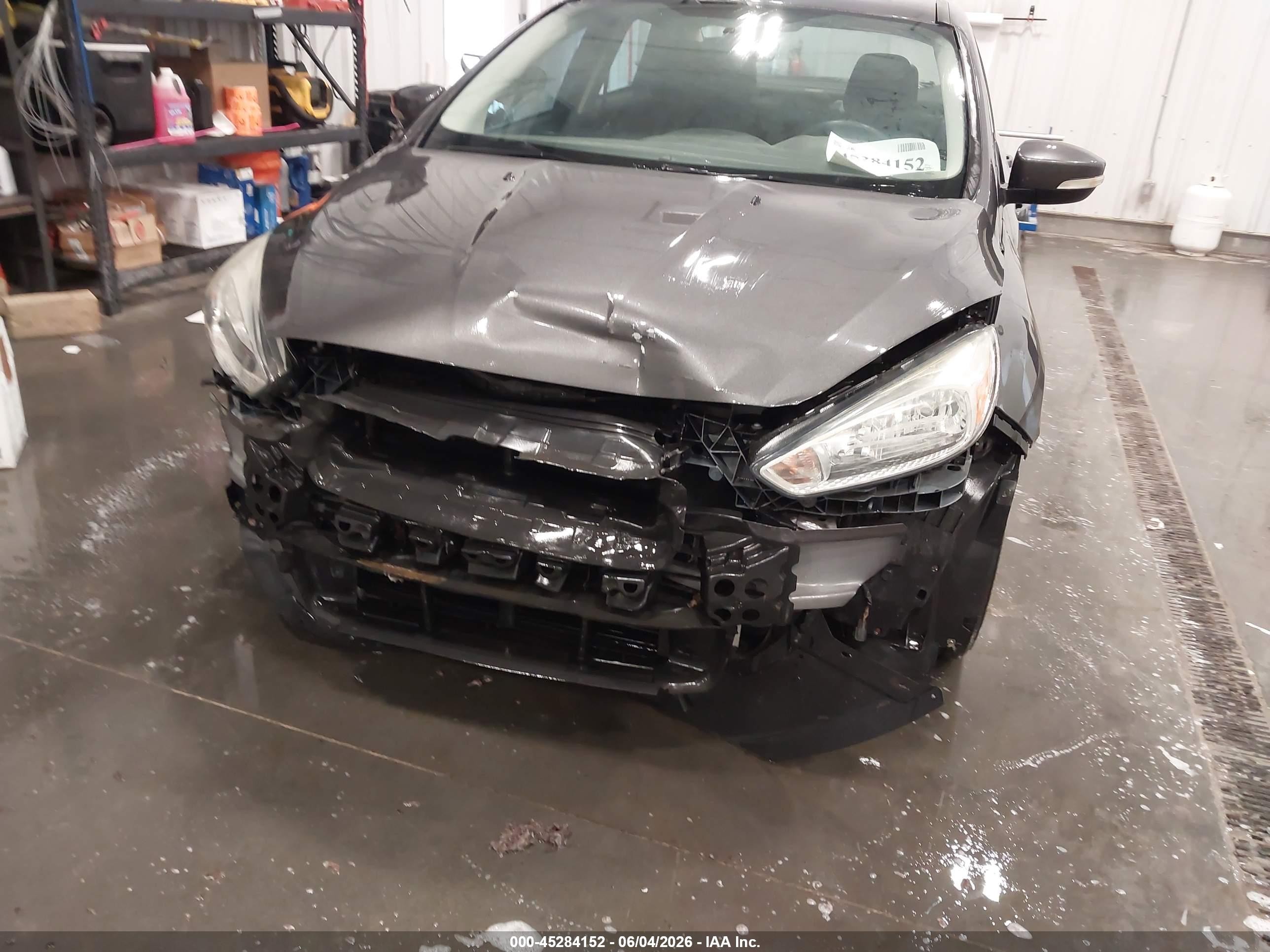 2015 Ford Focus Se Gray vin: 1FADP3F21FL241652