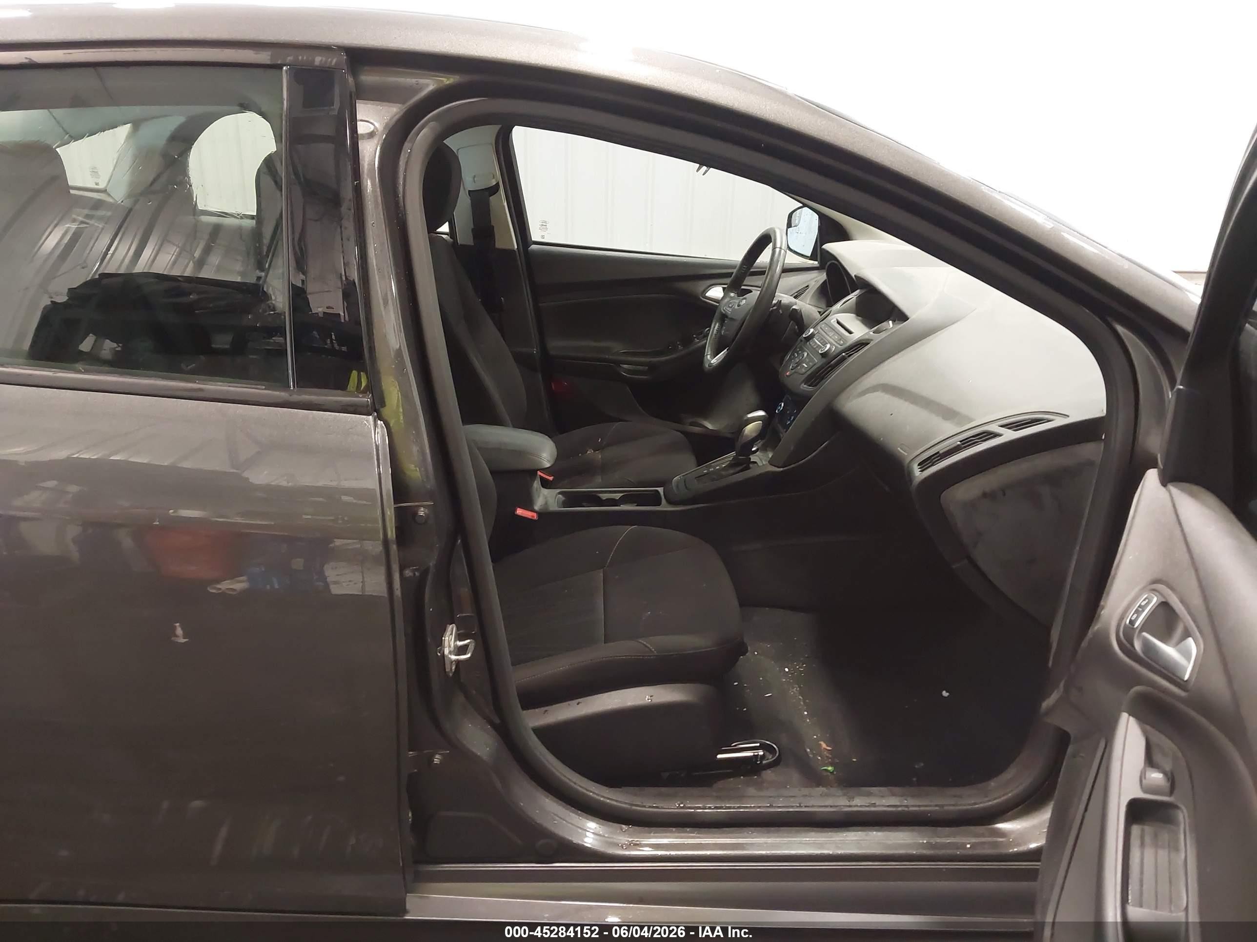 2015 Ford Focus Se Gray vin: 1FADP3F21FL241652