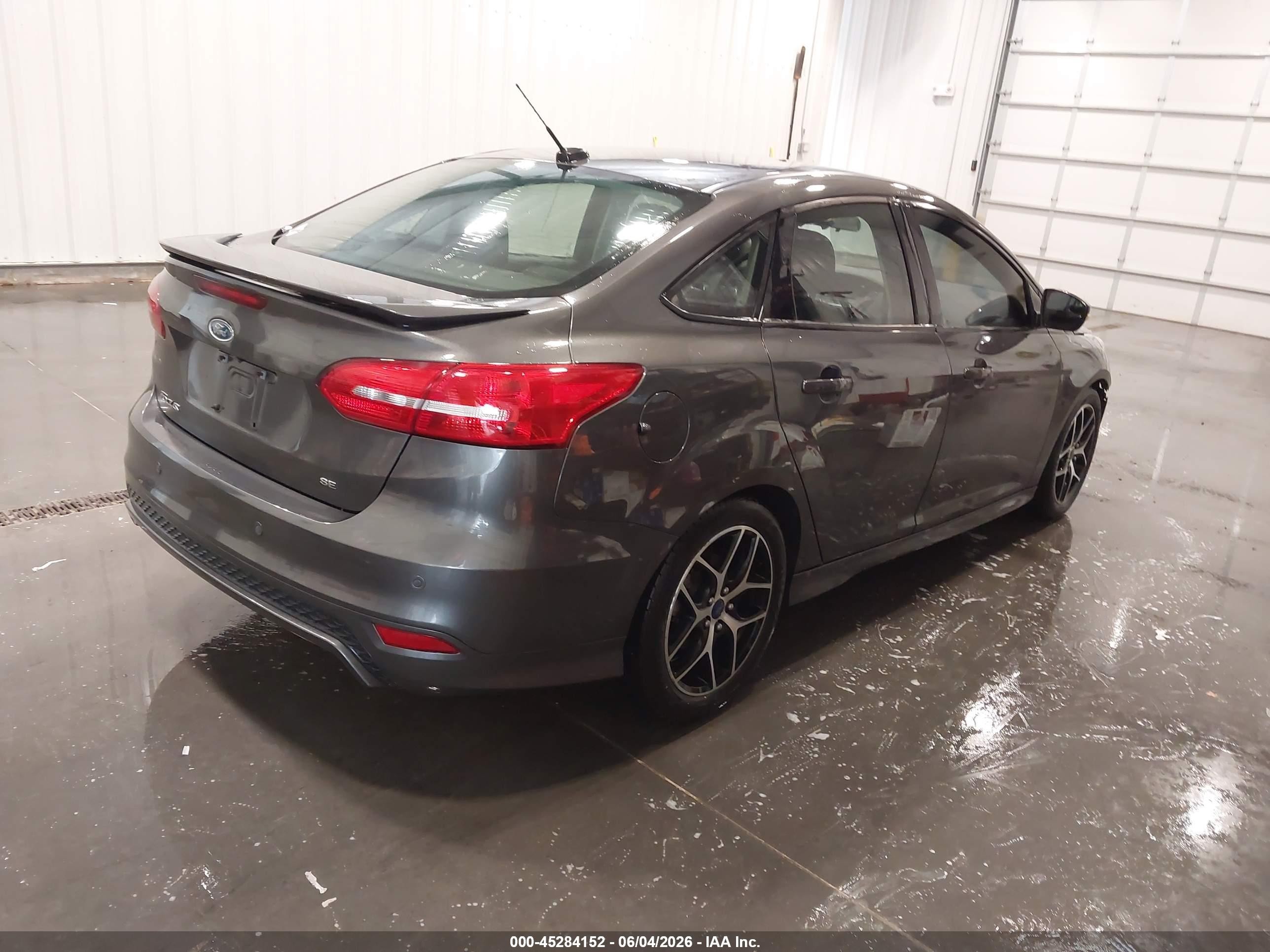 2015 Ford Focus Se Gray vin: 1FADP3F21FL241652