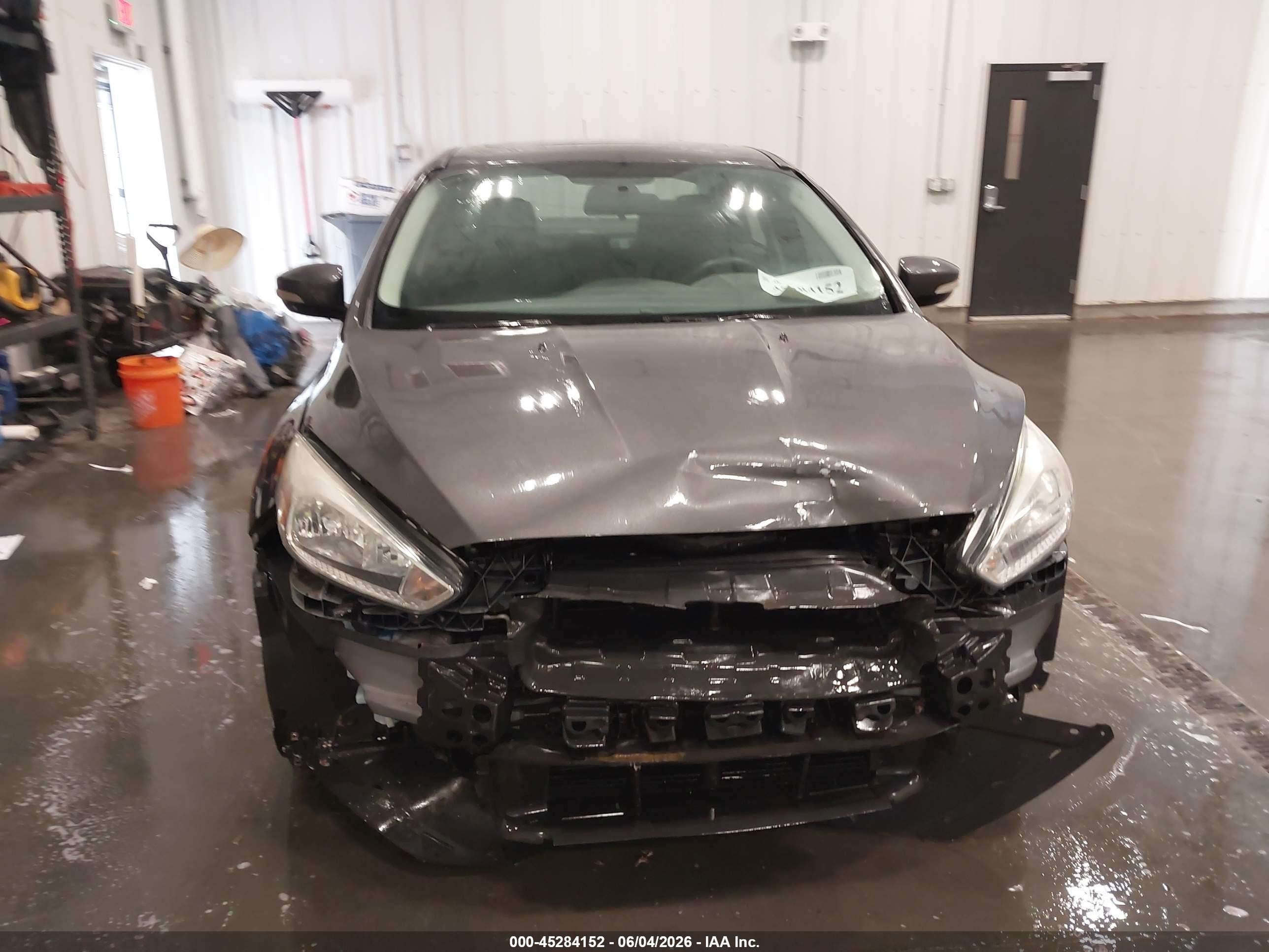 2015 Ford Focus Se Gray vin: 1FADP3F21FL241652