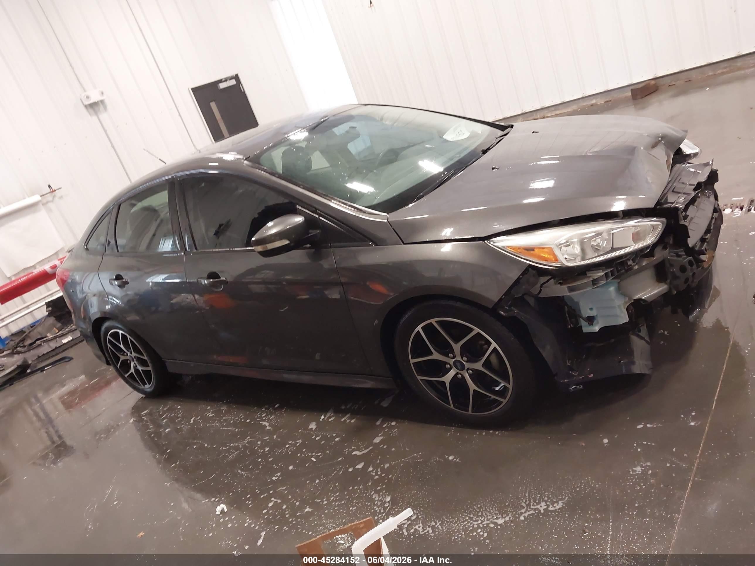 2015 Ford Focus Se Gray vin: 1FADP3F21FL241652