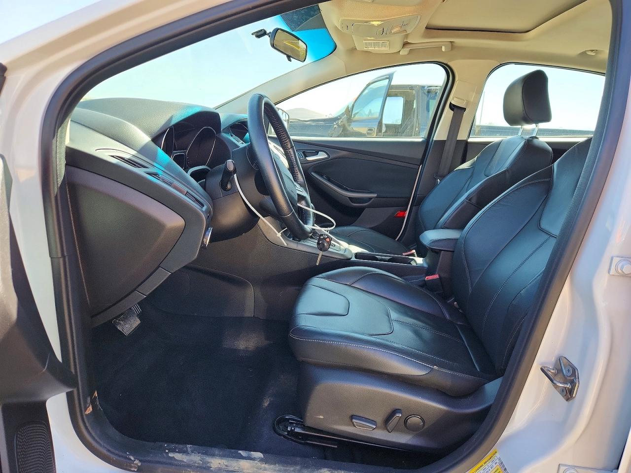 2015 Ford Focus Se White vin: 1FADP3F21FL246933