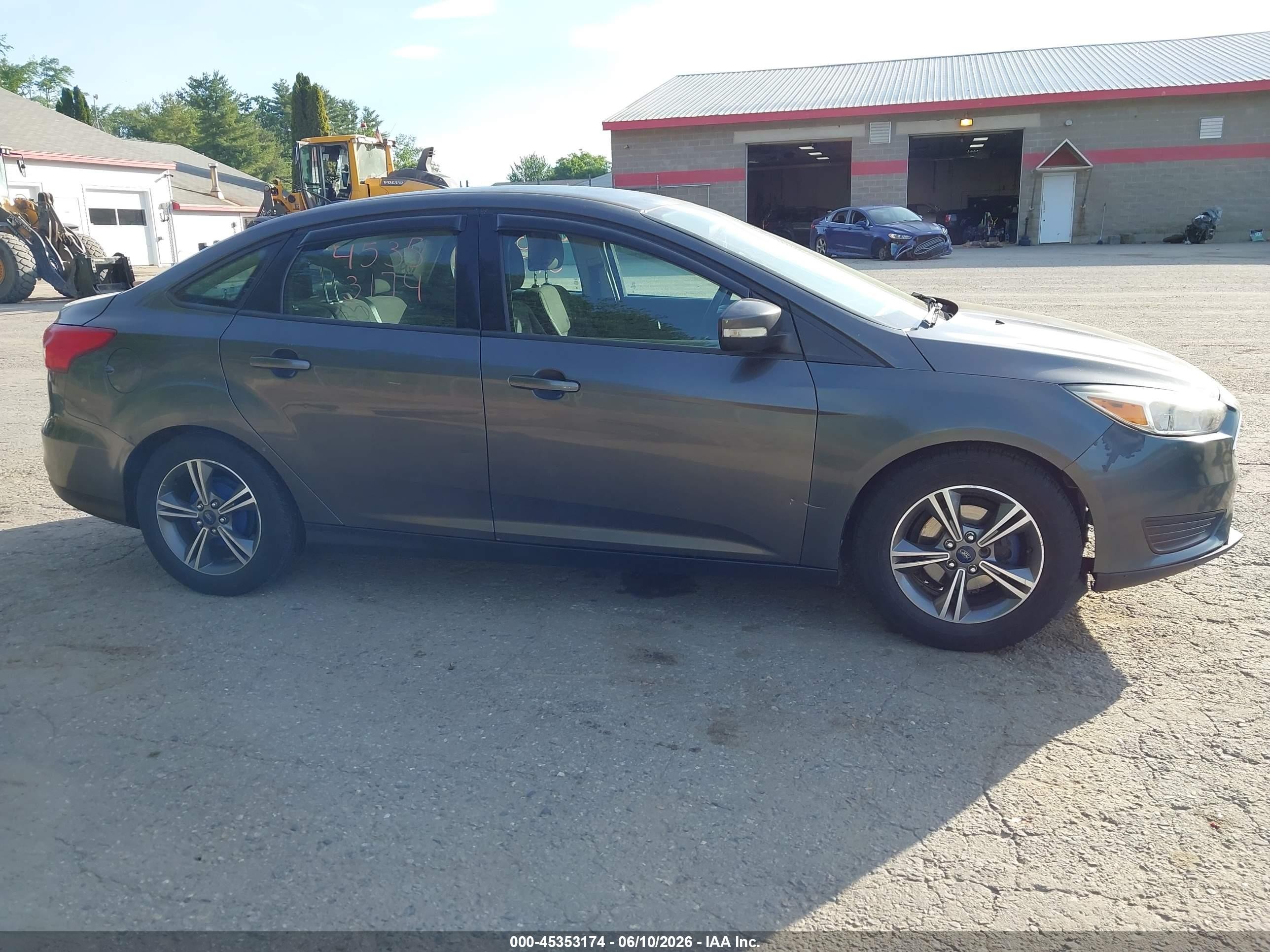 2015 Ford Focus Se Gray vin: 1FADP3F21FL249573