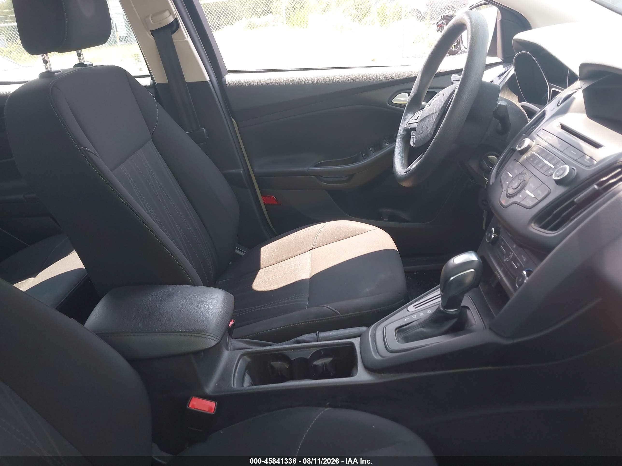 2015 Ford Focus Se Silver vin: 1FADP3F21FL252408