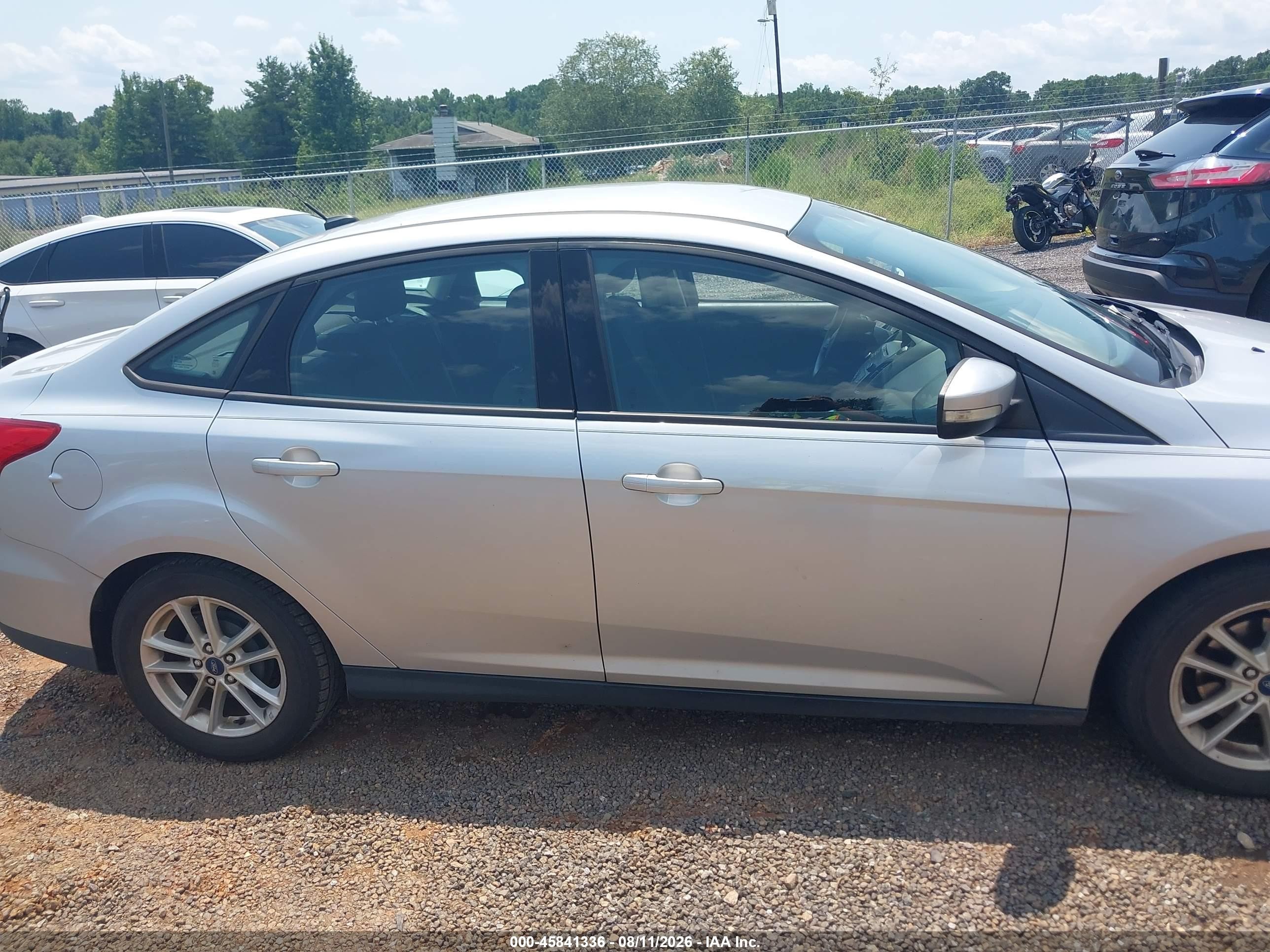 2015 Ford Focus Se Silver vin: 1FADP3F21FL252408