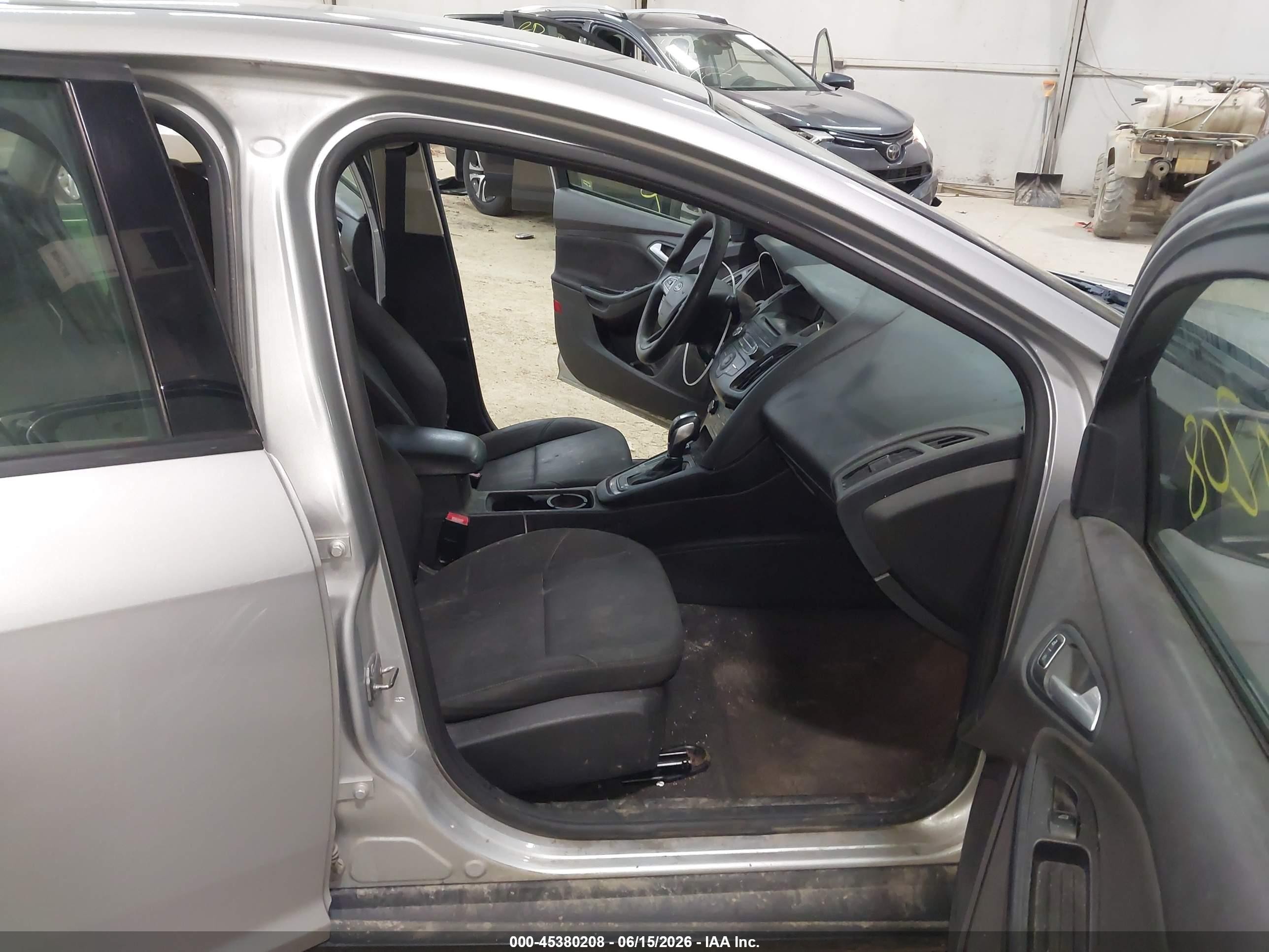 2015 Ford Focus Se Silver vin: 1FADP3F21FL270486