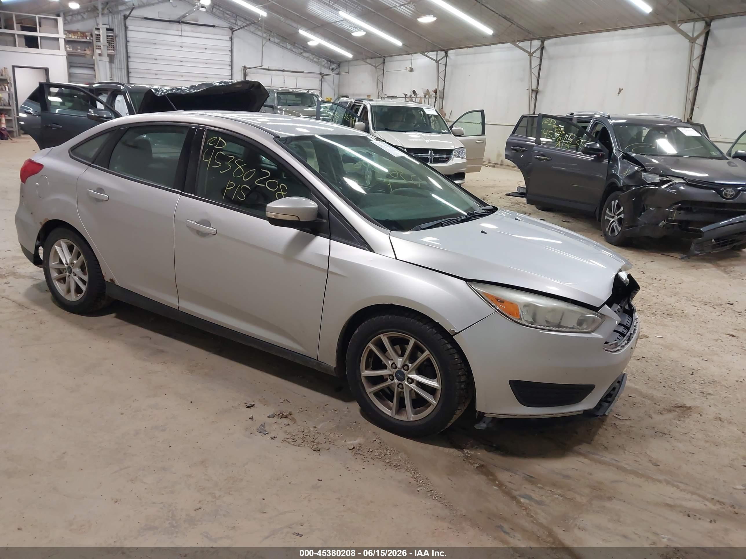 2015 Ford Focus Se Silver vin: 1FADP3F21FL270486