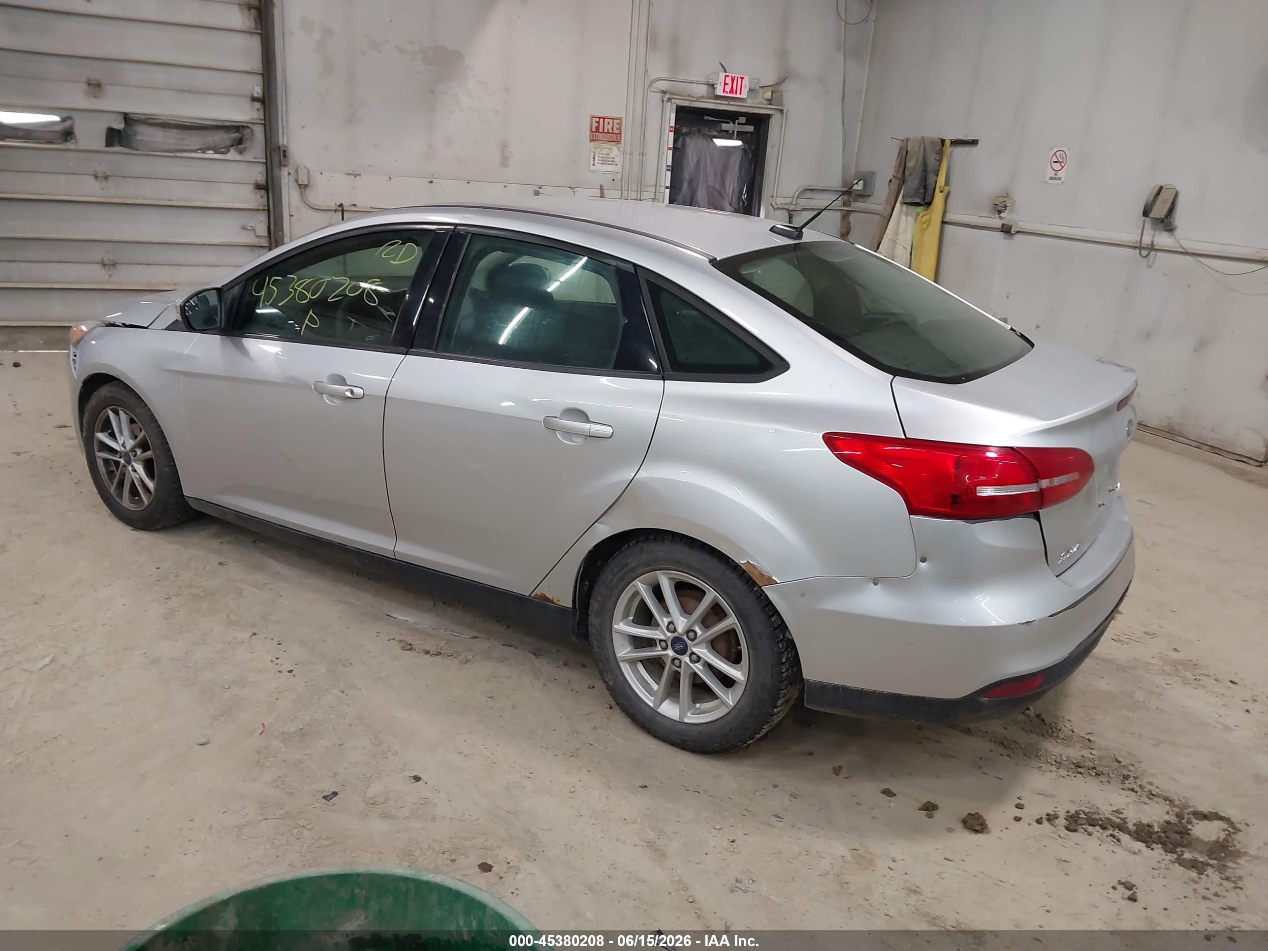 2015 Ford Focus Se Silver vin: 1FADP3F21FL270486