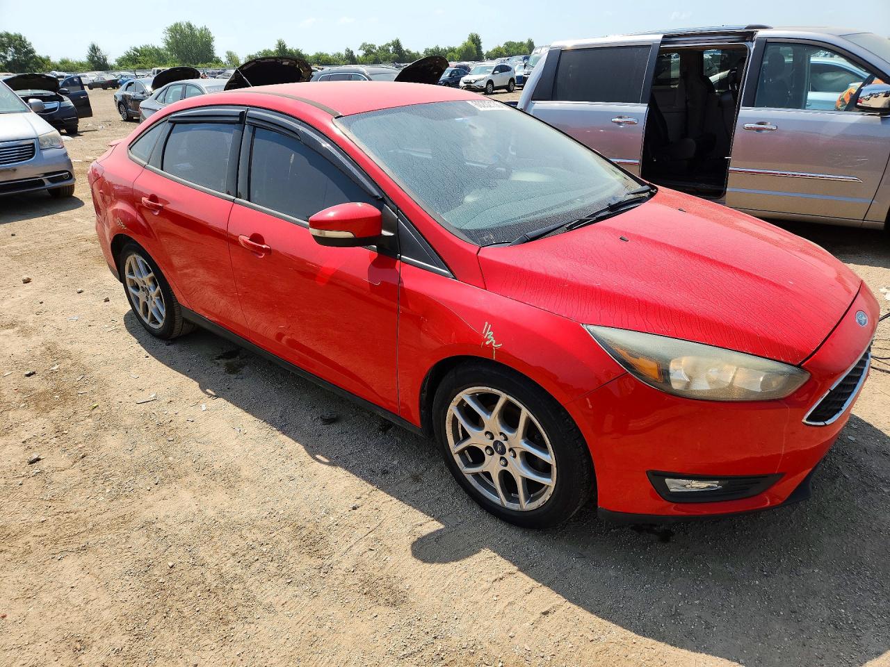 2015 Ford Focus Se Red vin: 1FADP3F21FL283237
