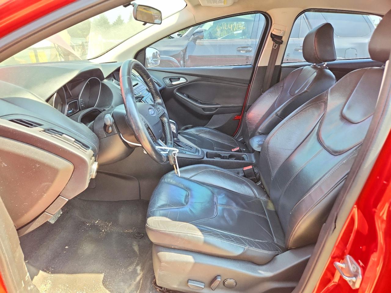 2015 Ford Focus Se Red vin: 1FADP3F21FL283237