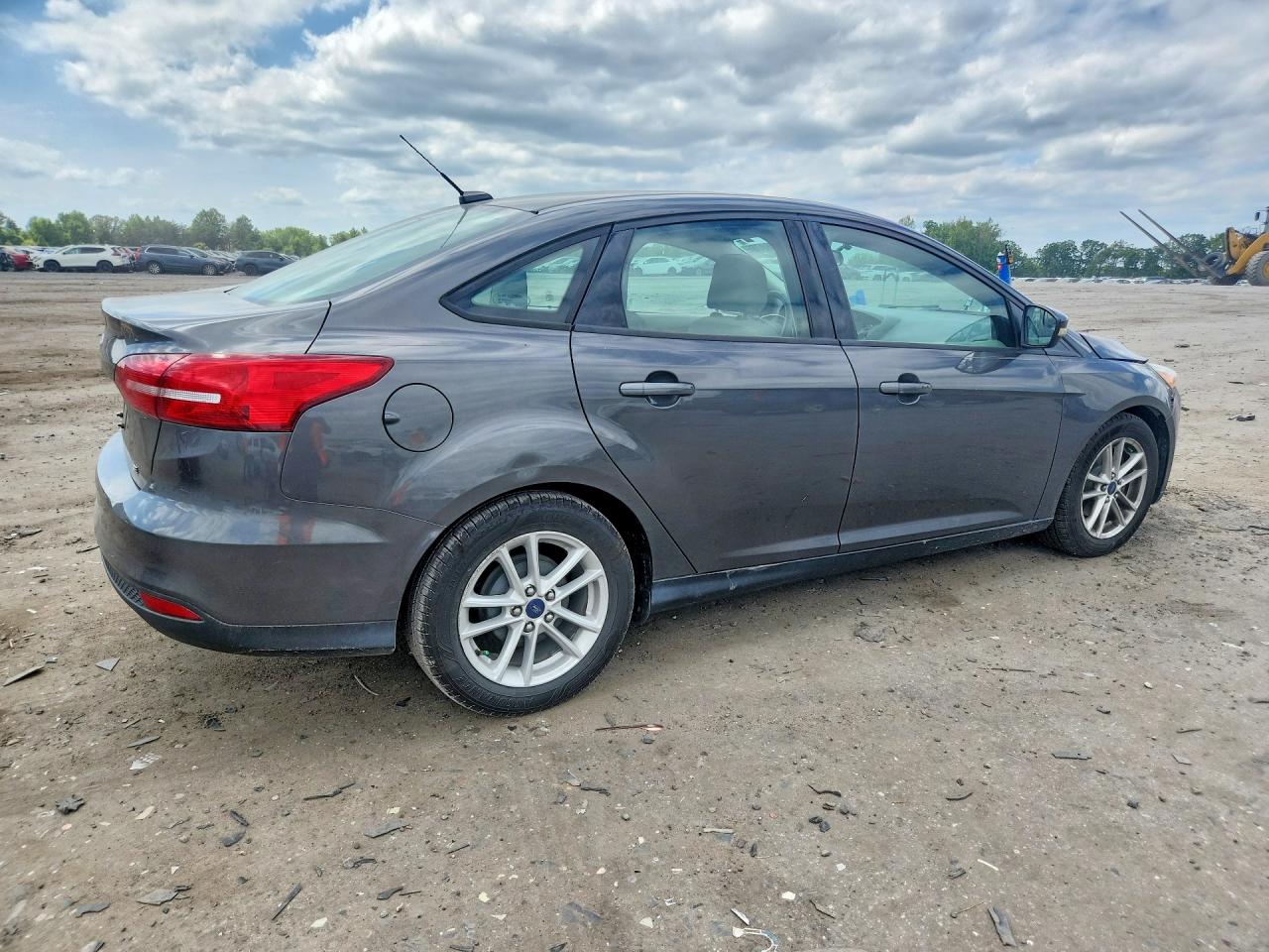 2015 Ford Focus Se Silver vin: 1FADP3F21FL302577