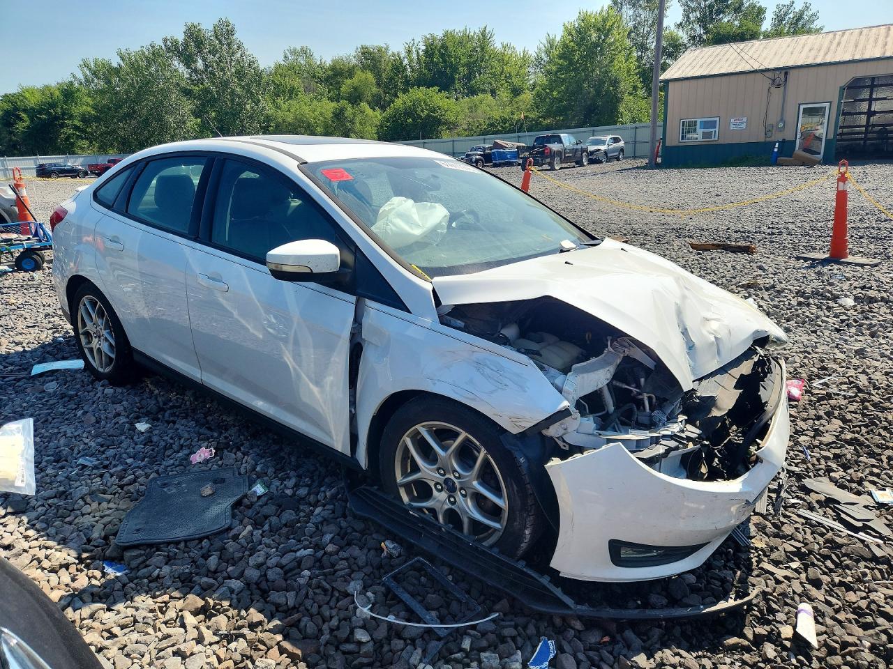 2015 Ford Focus Se White vin: 1FADP3F21FL322960