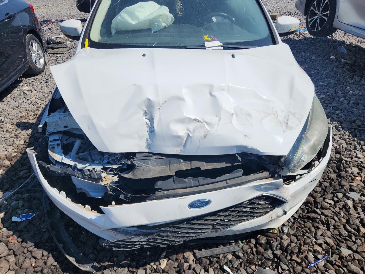 2015 Ford Focus Se White vin: 1FADP3F21FL322960