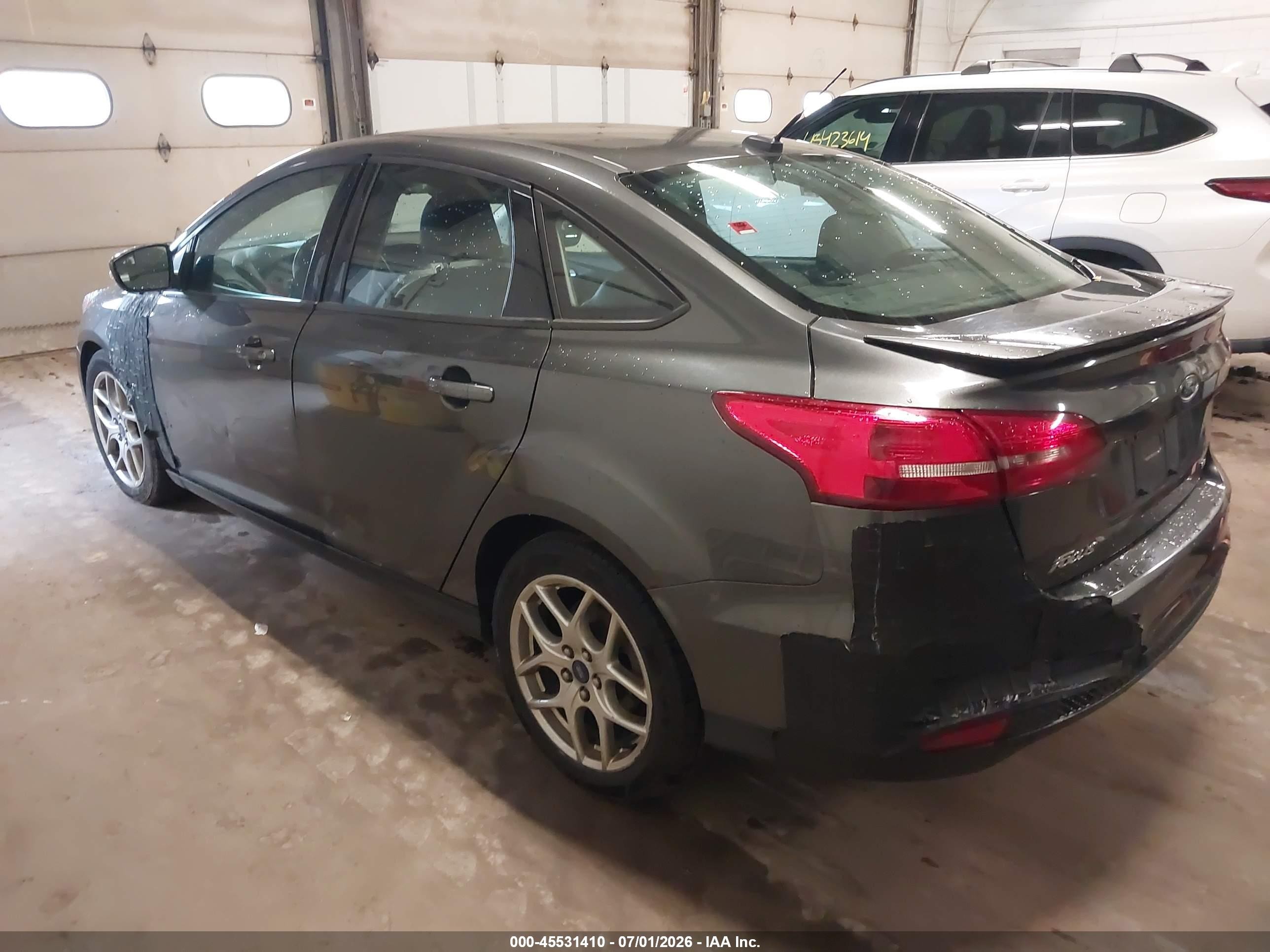 2015 Ford Focus Se Gray vin: 1FADP3F21FL324594