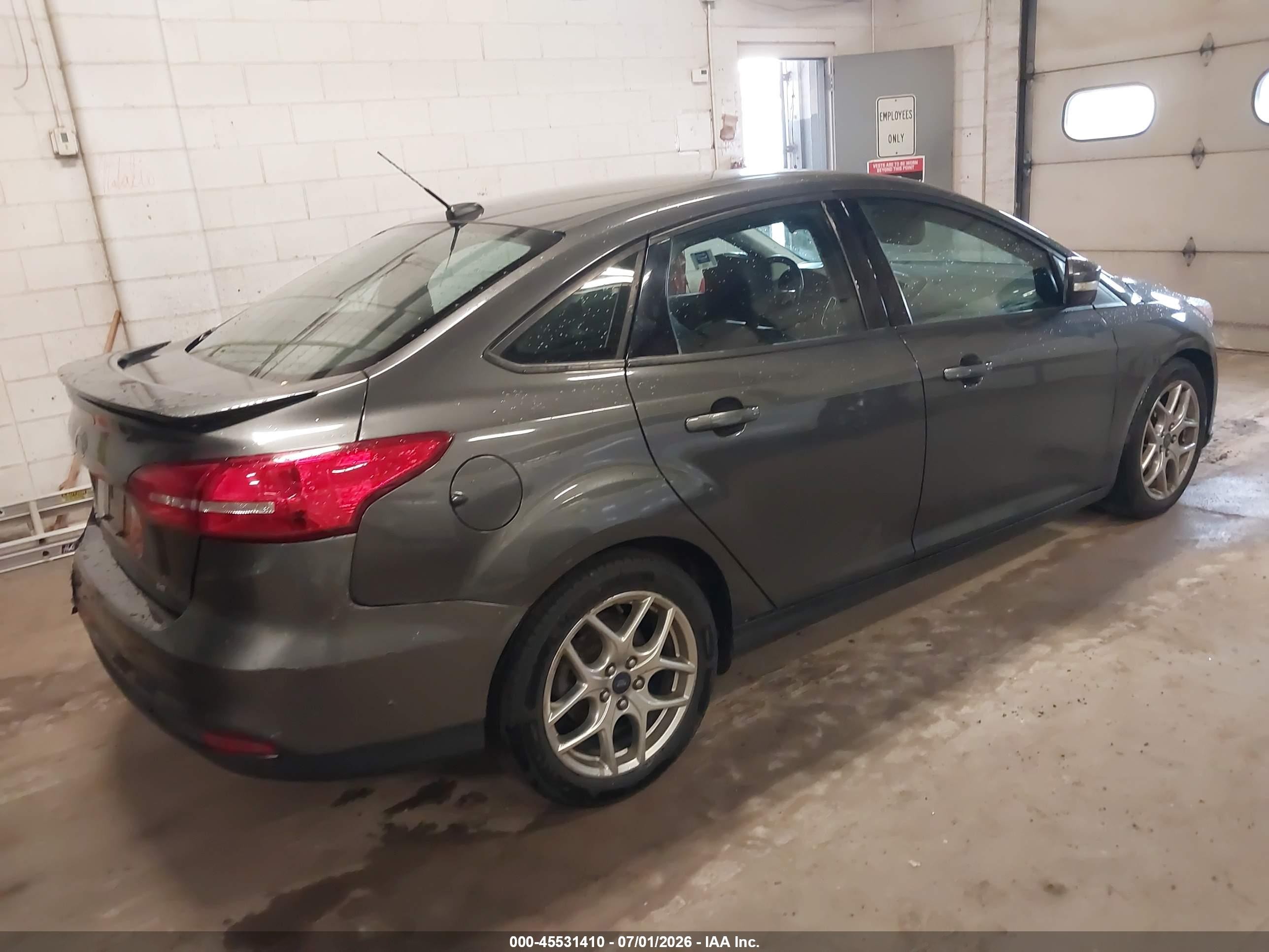 2015 Ford Focus Se Gray vin: 1FADP3F21FL324594