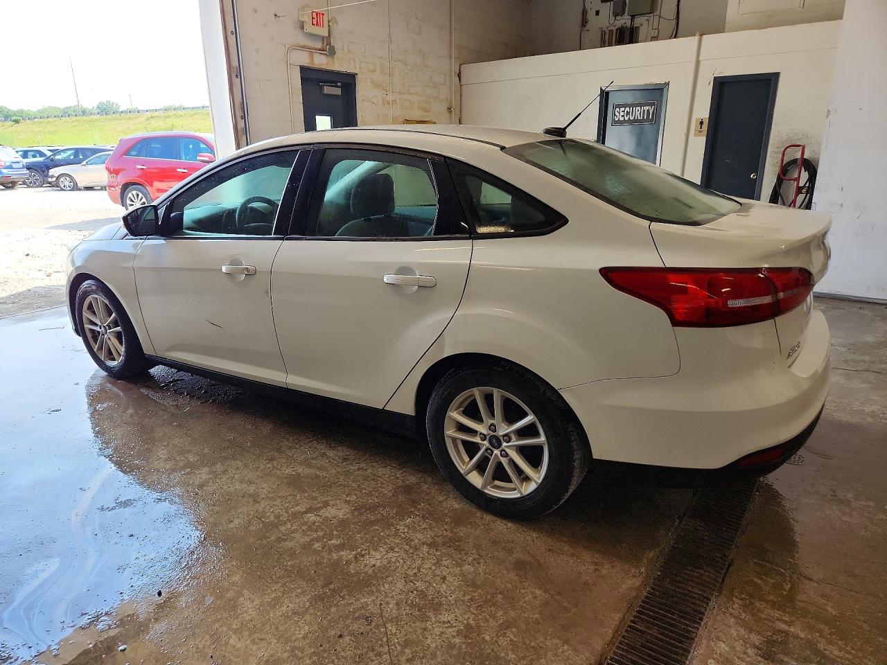 2015 Ford Focus Se White vin: 1FADP3F21FL328810