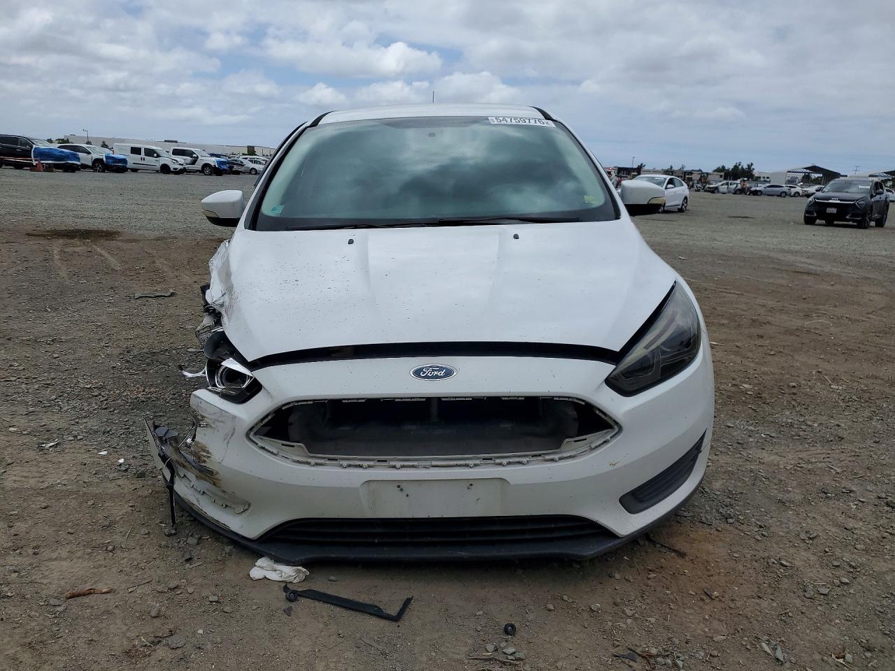 2015 Ford Focus Se Белый vin: 1FADP3F21FL335322