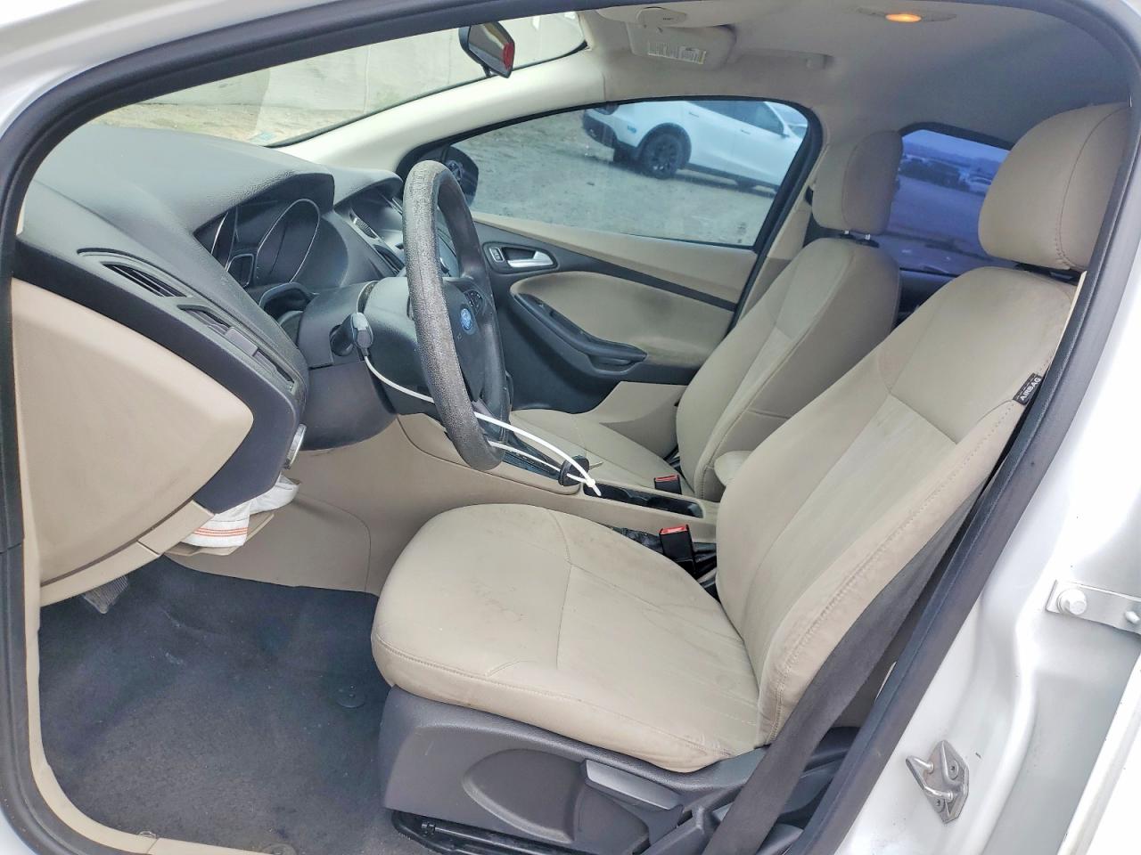 2015 Ford Focus Se Белый vin: 1FADP3F21FL335322